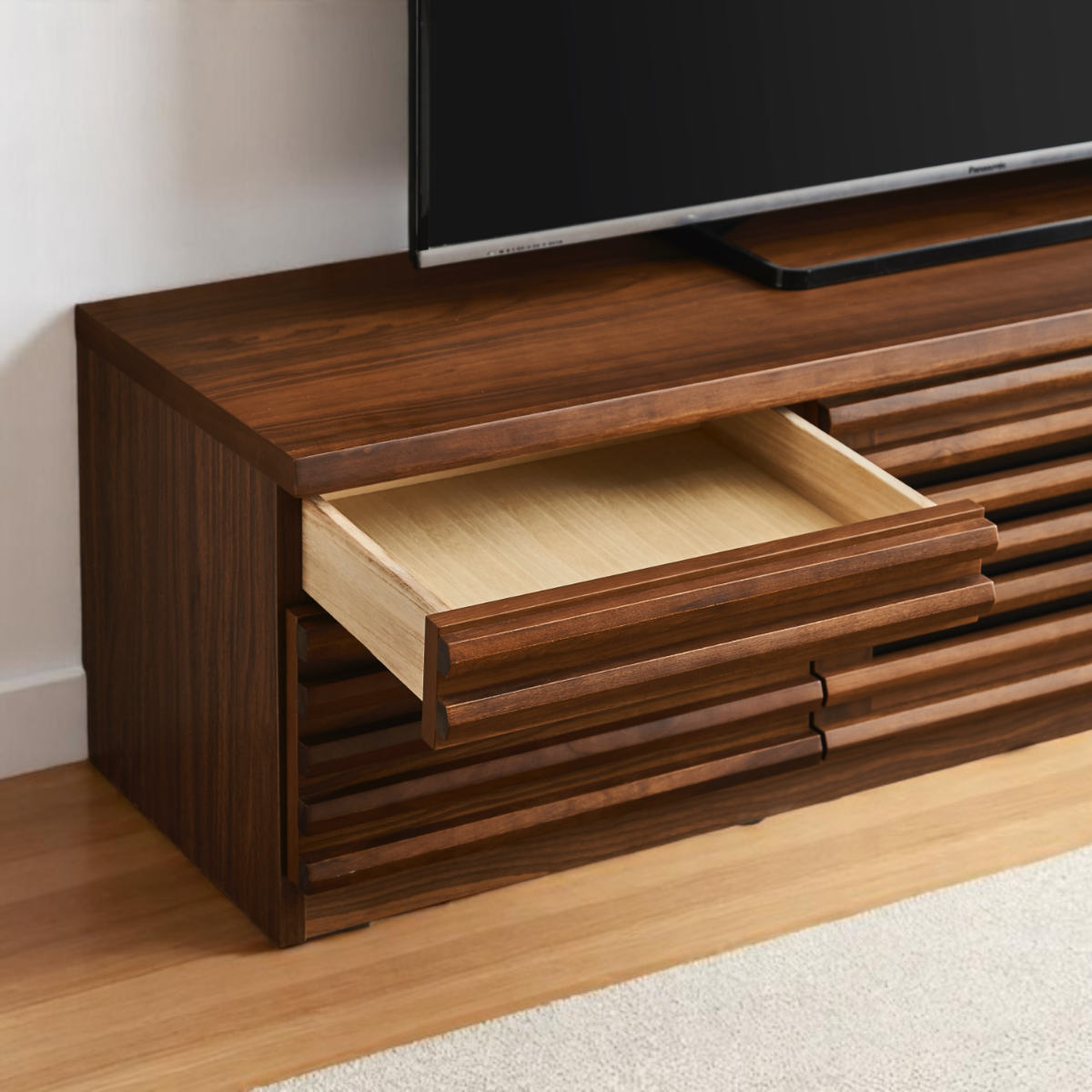 テレビ台 幅160cm ローボード 70型対応 天然木 完成品 ( TV台 テレビボード 収納 家具 ラック フラップ扉 無垢 引き出し 可動棚 リビングボード ルーバー ナチュラル ウォールナット ) 【ナチュラル】 ナチュラル