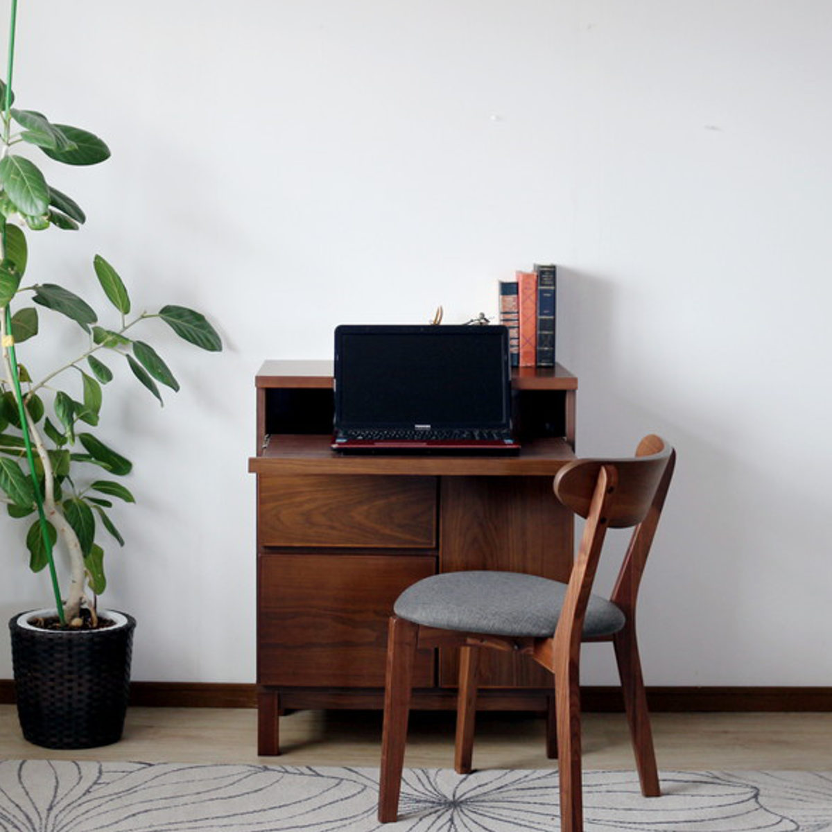 サイドボード 幅70cm テーブル付 背面化粧 フルスライドレール 完成品 ( 棚 ラック 引き出し スライドテーブル 省スペース 作業台 家事机 ビューロー デスク ウォールナット ナチュラル ) 【ナチュラル】 ナチュラル