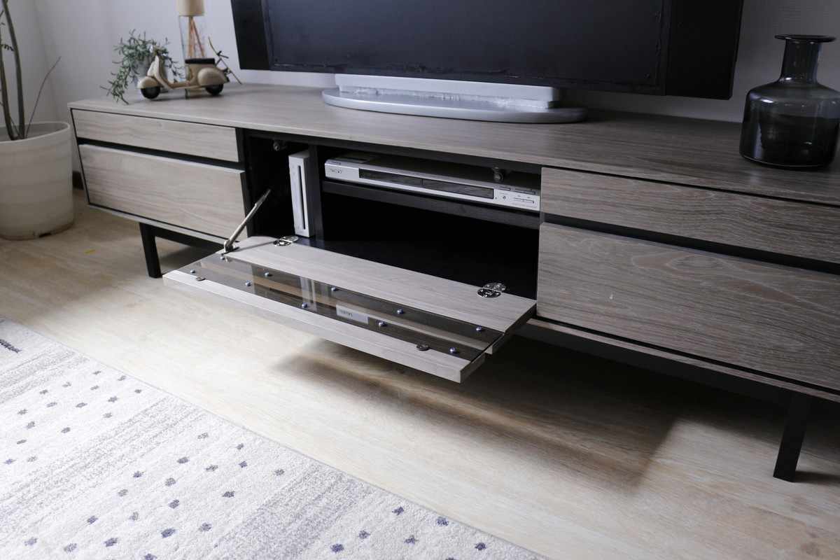 テレビ台 幅150cm 脚付き リモコンOK 天然木 完成品 ( ローボード 引出し ラック 棚 収納 フラップ扉 リビングボード 省スペース お掃除ロボット対応 グレー ウォールナット ) 【ウォールナット】 ウォールナット