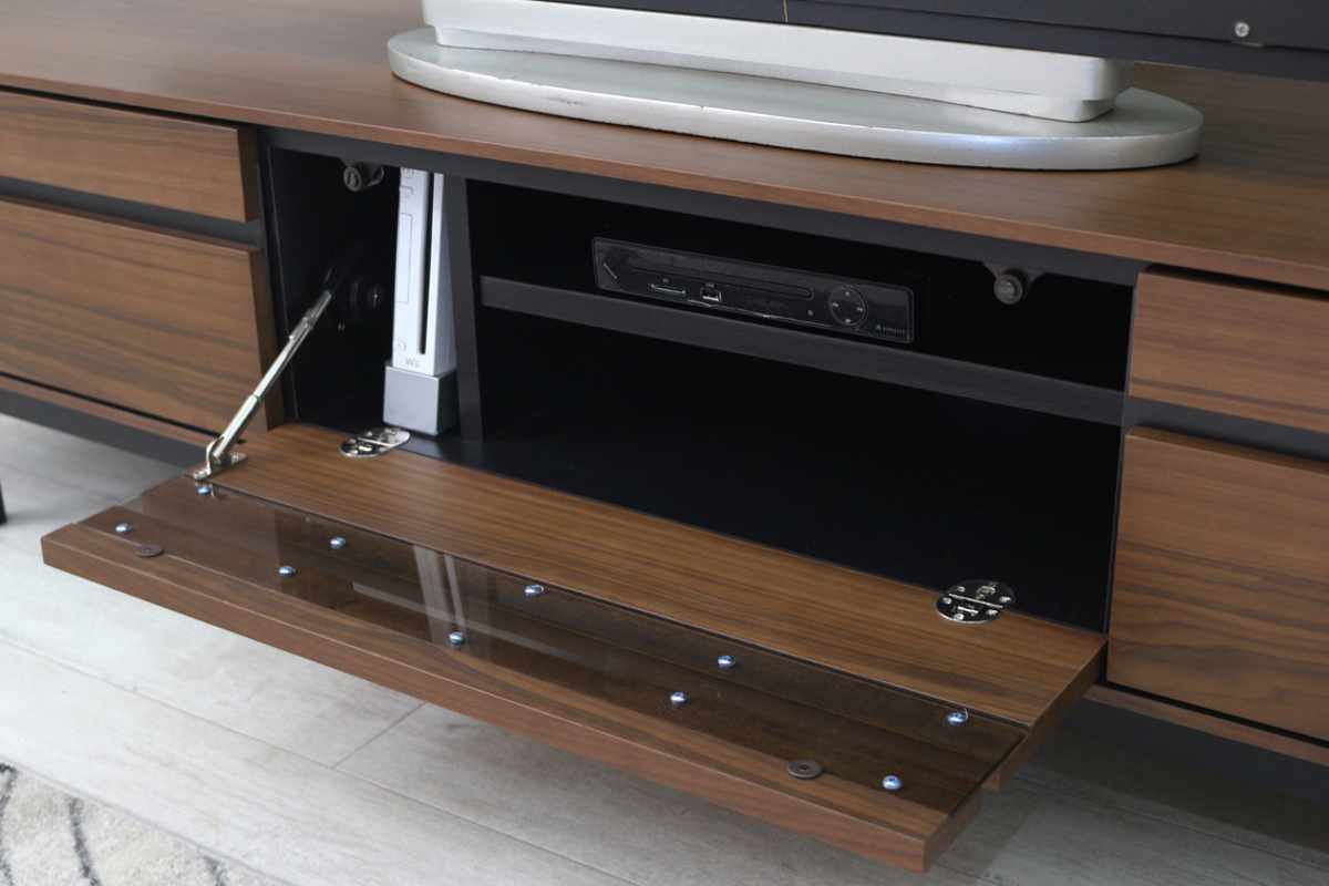 テレビ台 幅180cm 脚付き リモコンOK 天然木 完成品 ( ローボード 引出し ラック 棚 収納 フラップ扉 リビングボード 省スペース お掃除ロボット対応 グレー ウォールナット ) 【ウォールナット】 ウォールナット