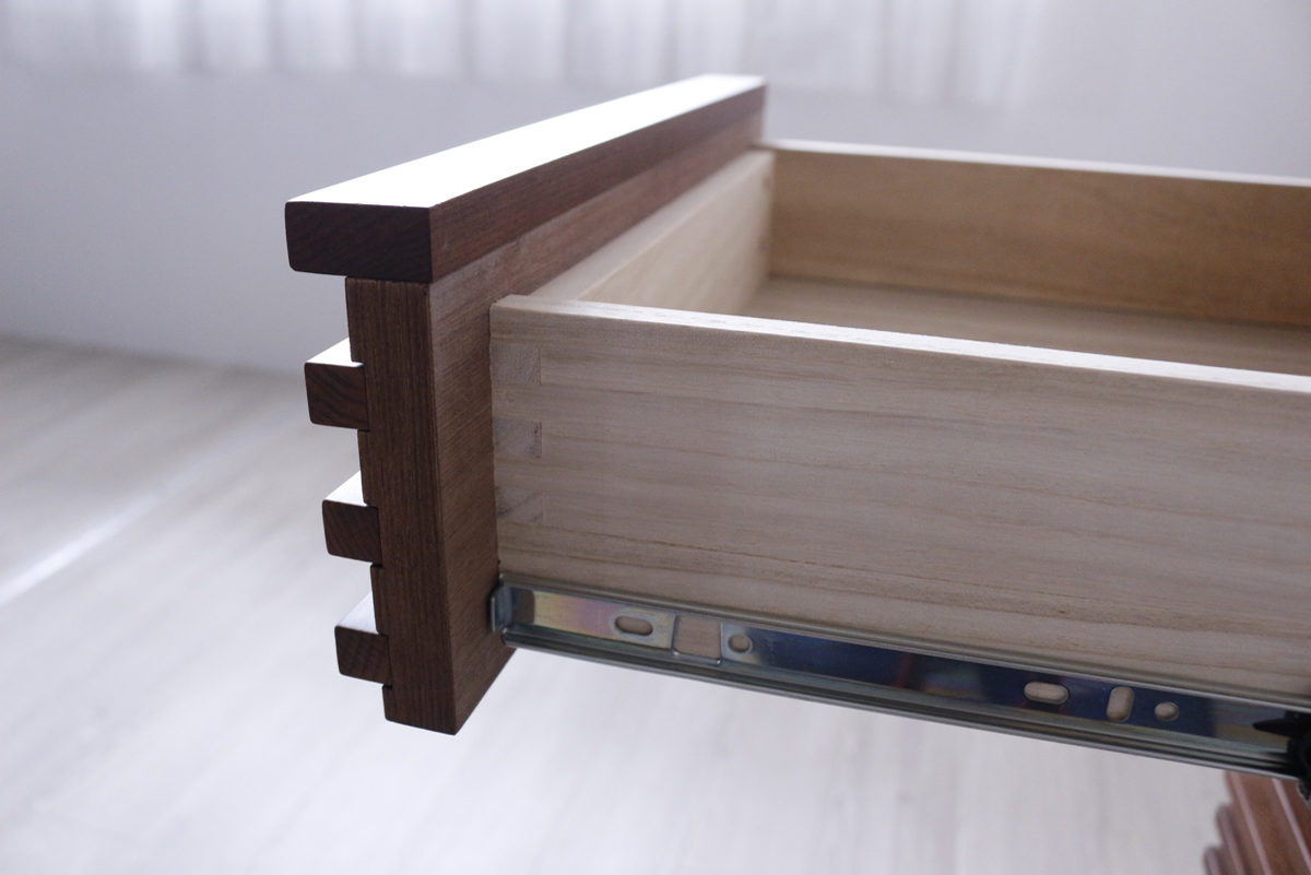 チェスト 幅41cm 4段 ルーバーデザイン 天然木 完成品 ( 棚 ラック 引出し フルスライドレール 木製 お掃除ロボット対応 リビングボード キッチン 食器棚 4杯 ブラウン ナチュラル ) 【ブラウン】 ブラウン