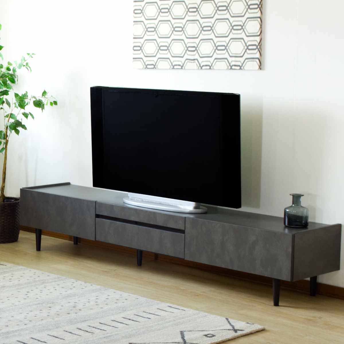 テレビ台 幅200cm オールメラミン 脚付き リモコンOK 完成品 ( ローボード 引出し ラック 棚 収納 フラップ扉 メラミン リビングボード 省スペース お掃除ロボット対応 ブラック ホワイト 石目調 ) 【ブラック】 ブラック