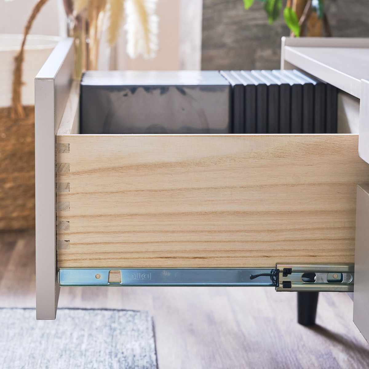 テレビ台 幅200cm オールメラミン 脚付き リモコンOK 完成品 ( ローボード 引出し ラック 棚 収納 フラップ扉 メラミン リビングボード 省スペース お掃除ロボット対応 ブラック ホワイト 石目調 ) 【ブラック】 ブラック