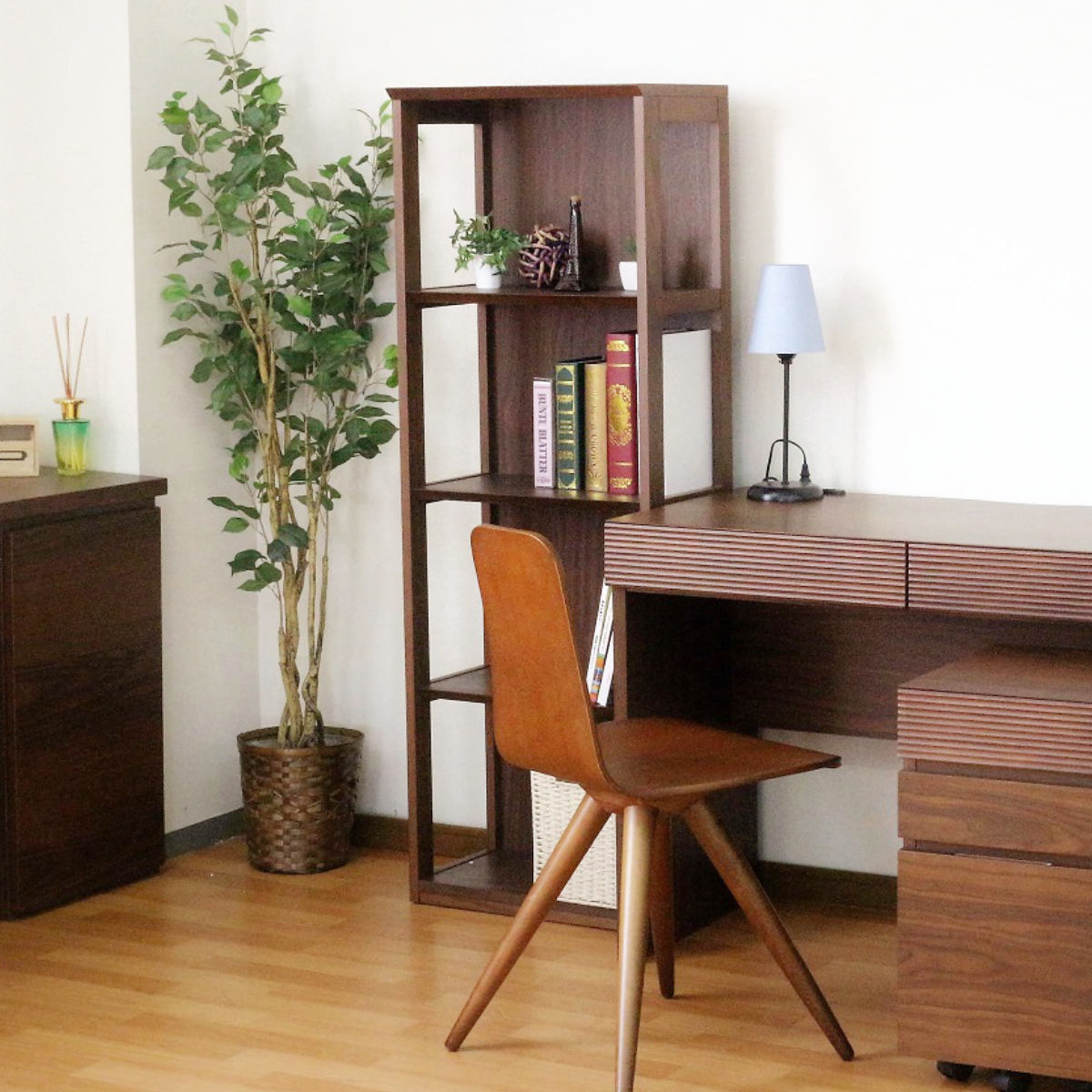 本棚 幅50cm 4段 背面化粧 天然木 完成品 ( ラック 棚 収納 A4対応 シェルフ デスクサイド オープンラック 飾り棚 ディスプレイ ウォールラック )