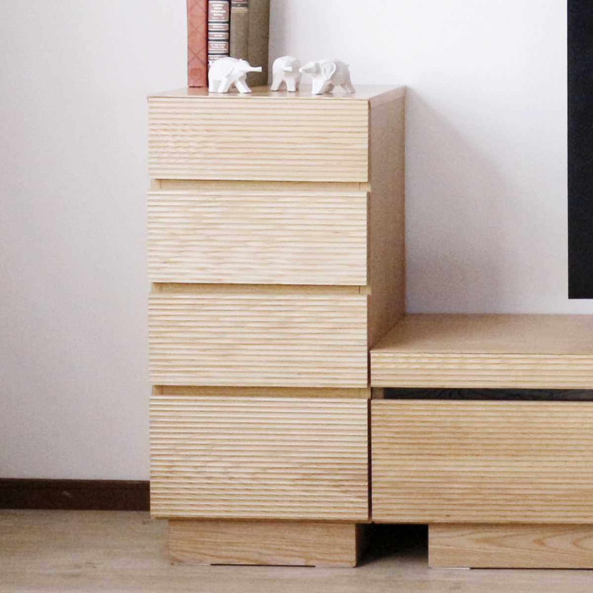 サイドチェスト 幅40cm 背面化粧 天然木 ( チェスト 4段 棚 ラック 引き出し 収納 フロート風 リビングボード フルオープンレール ナチュラル ウォールナット ) 【ナチュラル】 ナチュラル