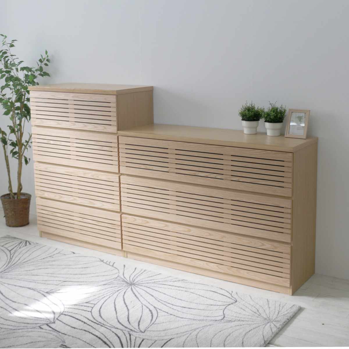 ローチェスト 幅120cm 3段 フルオープン 天然木 完成品 ( チェスト ロータイプ 衣類収納 棚 ラック フルスライドレール 木製 リビングボード 4杯 ナチュラル ウォールナット 背面化粧 桐 収納 ) 【ナチュラル】 ナチュラル