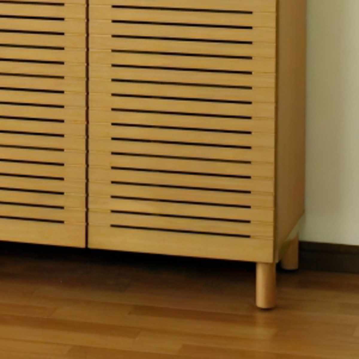 シューズキャビネット ロータイプ 幅80cm 約15足収納 天然木 完成品 ( 靴箱 シューズボックス コンパクト 下駄箱 玄関収納 ルーバー扉 玄関 靴 収納 通気性 シューズ ラック 木目調 おしゃれ 一人暮らし シューズクローク 木製 ) 【ナチュラル】 ナチュラル