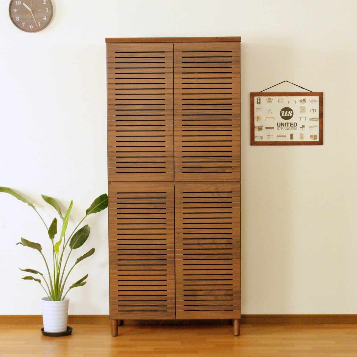 シューズキャビネット ハイタイプ 幅80cm 約30足収納 天然木 完成品 ( 靴箱 シューズボックス 下駄箱 玄関収納 ルーバー扉 玄関 靴 収納 スリム 通気性 シューズ ラック 木目調 おしゃれ 家族 納戸 シューズクローク 木製 ) 【ウォールナット】 ウォールナット