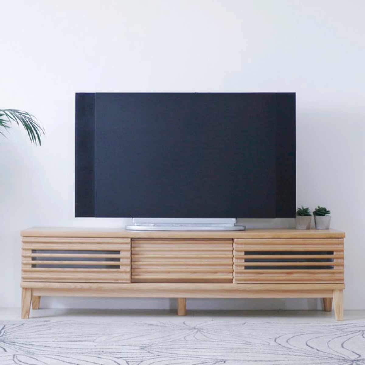 テレビ台 幅150cm 脚付き 背面化粧 リモコンOK 完成品 ( ローボード TV台 収納 引き戸 引き出し お掃除ロボット対応 リビングボード フルスライドレール シンプル ルーバー スリットデザイン )