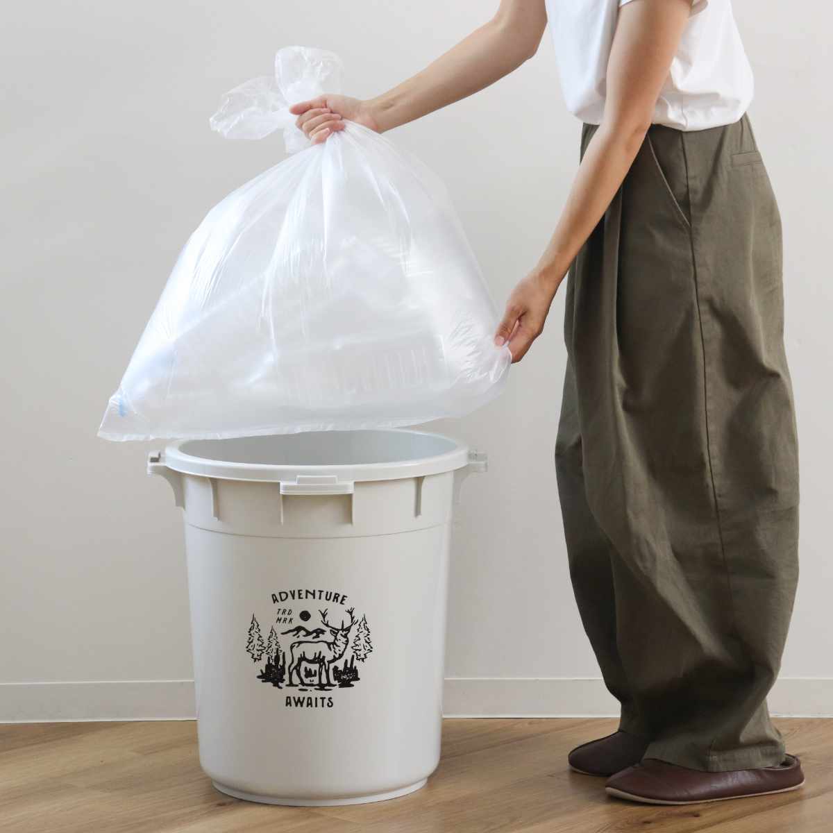 ゴミ箱 45L カラーペール アースカラー ( ごみ箱 45リットル 大容量 ふた付き 屋外 丸型 ペール 分別 収納 外用ゴミ箱 大きい 筒型 ストック 清掃用品 アウトドア用品 DIY用品 園芸用品 おしゃれ ) 【クールグレー】 クールグレー