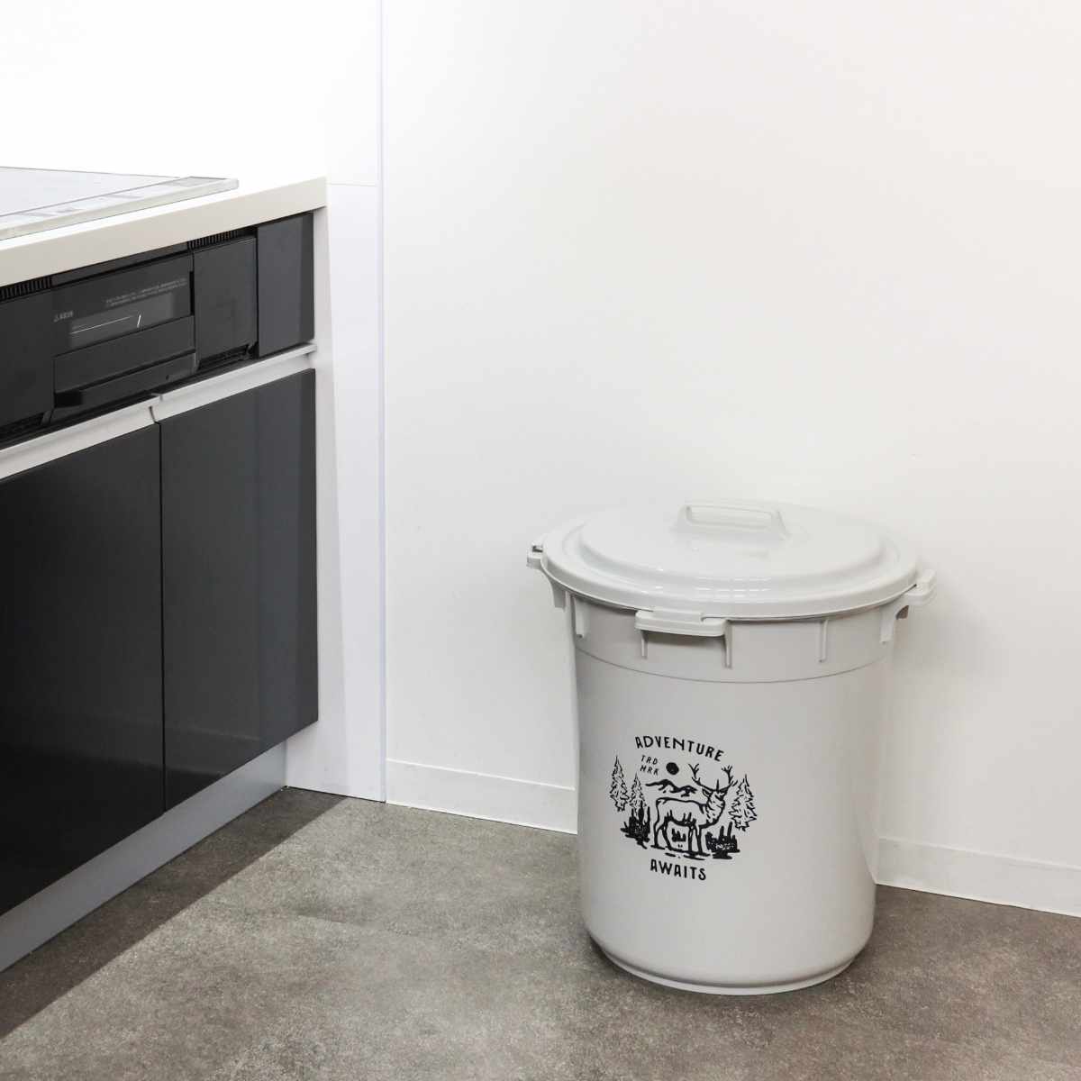 ゴミ箱 45L カラーペール アースカラー ( ごみ箱 45リットル 大容量 ふた付き 屋外 丸型 ペール 分別 収納 外用ゴミ箱 大きい 筒型 ストック 清掃用品 アウトドア用品 DIY用品 園芸用品 おしゃれ ) 【クールグレー】 クールグレー