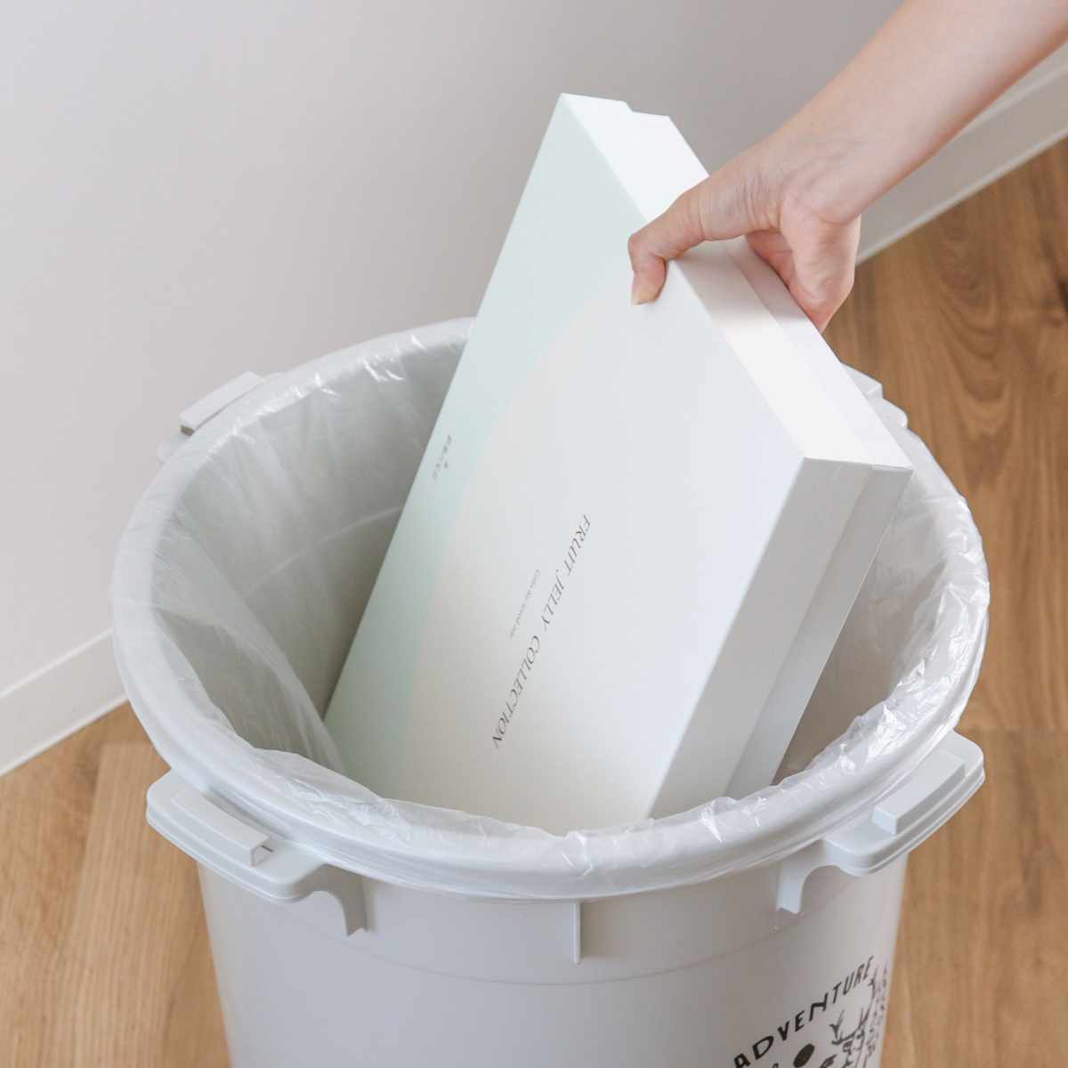 ゴミ箱 45L カラーペール アースカラー ( ごみ箱 45リットル 大容量 ふた付き 屋外 丸型 ペール 分別 収納 外用ゴミ箱 大きい 筒型 ストック 清掃用品 アウトドア用品 DIY用品 園芸用品 おしゃれ ) 【クールグレー】 クールグレー