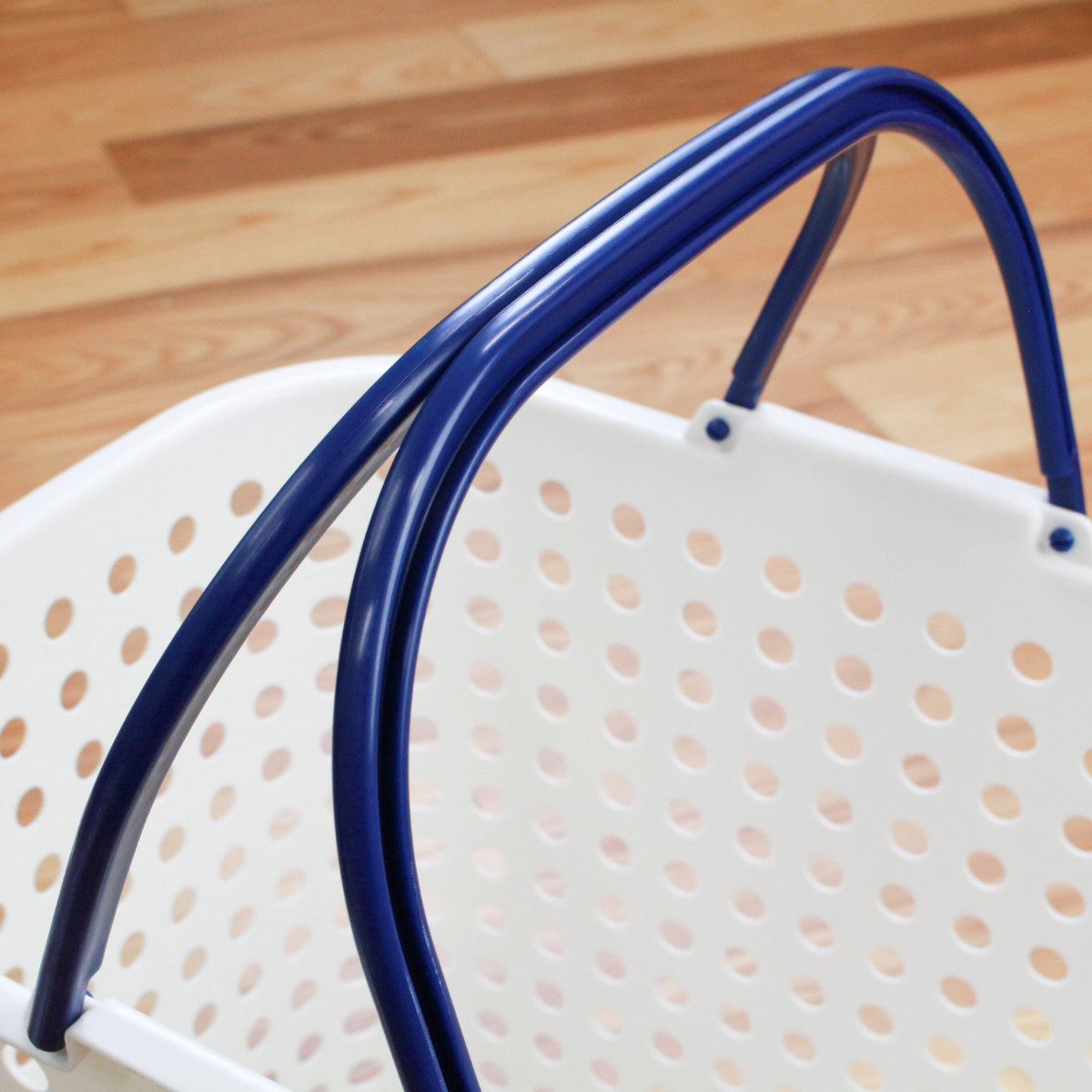 ランドリーバスケット 深型 ドットバスケット 洗濯かご バスケット ( ランドリーボックス 脱衣かご ドット 日本製 コンパクト ハンドル付き 持ち手 取っ手 プラスチック 通気性 おもちゃ 物入れ 片付け 買い物かご ) 【カーキ】 カーキ