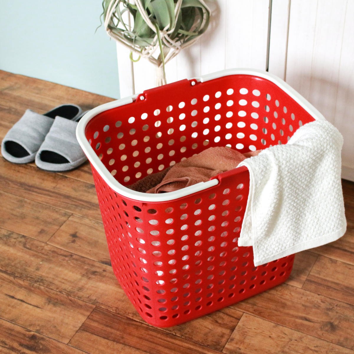 ランドリーバスケット 深型 ドットバスケット 洗濯かご バスケット ( ランドリーボックス 脱衣かご ドット 日本製 コンパクト ハンドル付き 持ち手 取っ手 プラスチック 通気性 おもちゃ 物入れ 片付け 買い物かご ) 【カーキ】 カーキ