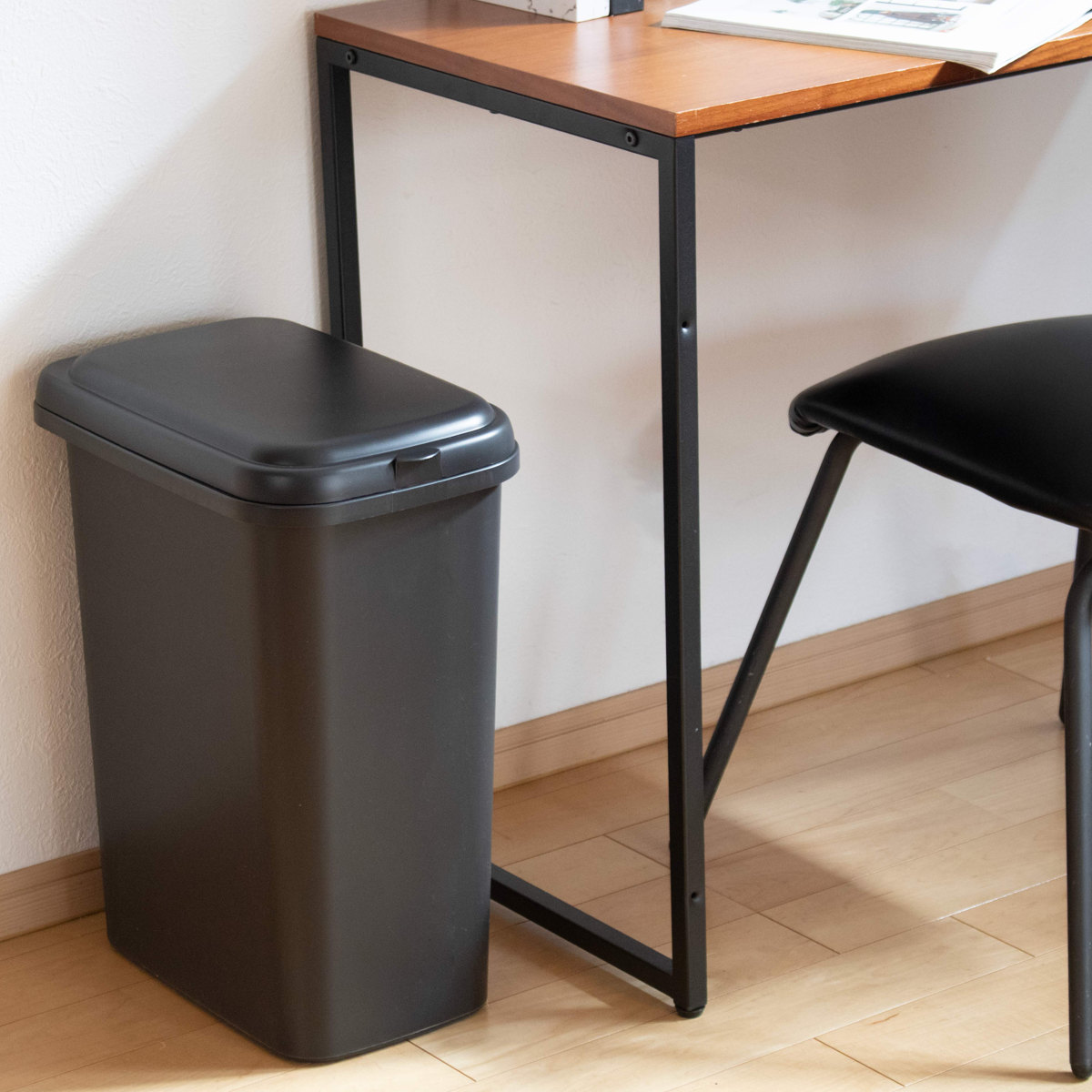 ゴミ箱 30L エコペール 袋止め付き シンプル ( ごみ箱 30リットル ふた付き 幅25cm 高さ49.5cm 縦型 コンパクト スリム 分別 袋が見えにくい ダークグレー ミルクティーベージュ ) 【ダークグレー】 ダークグレー