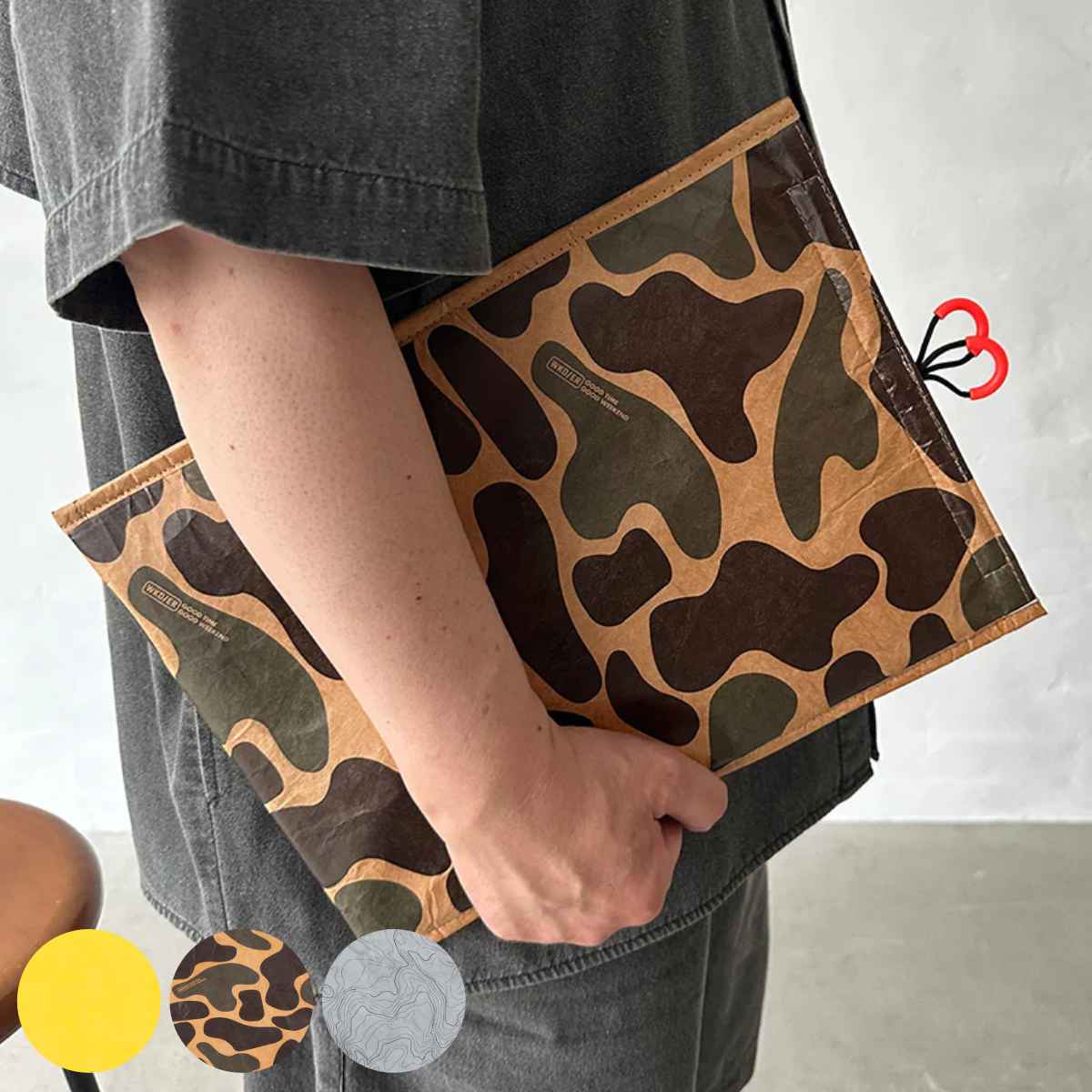 パソコンケース ポリエチレン 軽量 （ 14インチまで 縦型 パソコンバッグ PCバッグ コンパクト 面ファスナー式 タブレット パソコン CD 書類 傷防止 保護 衝撃吸収 持ち運び ） 【グレー】