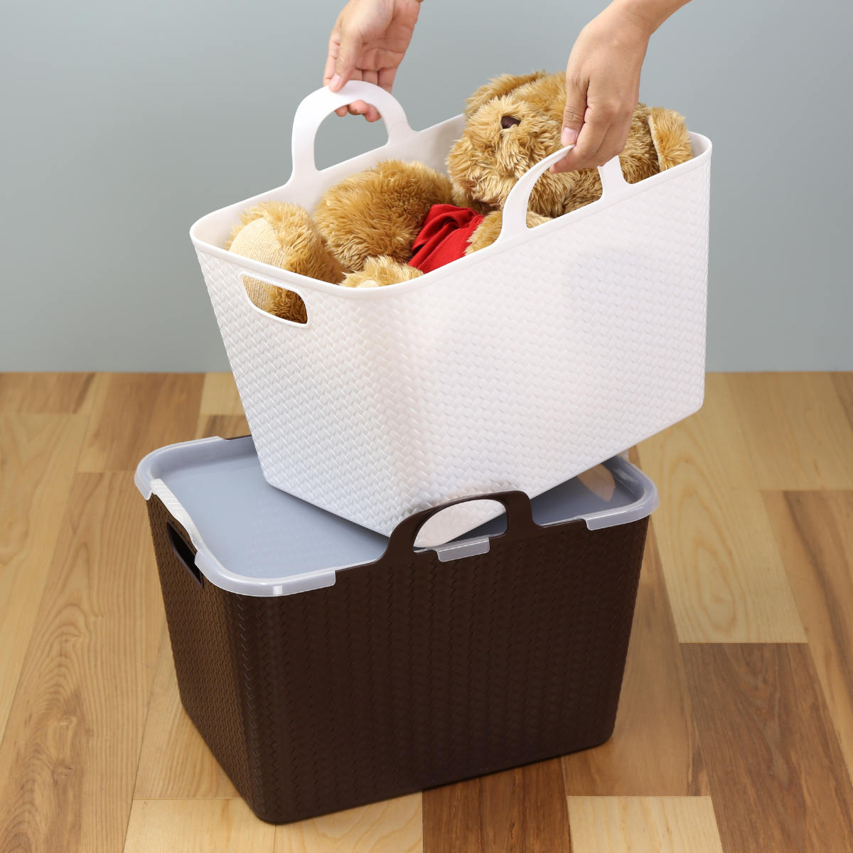 バスケット 持ち手付き 約 幅47.5×奥行32×高さ35.2cm アミーゴバケット 角型 ( 収納 ケース かご ボックス 洗える 角 ハンドル付き 持ち手 籠 おもちゃ入れ ランドリー リビング収納 幅48 48 32 36 Mサイズ 日本製 ) 【ホワイト】 ホワイト