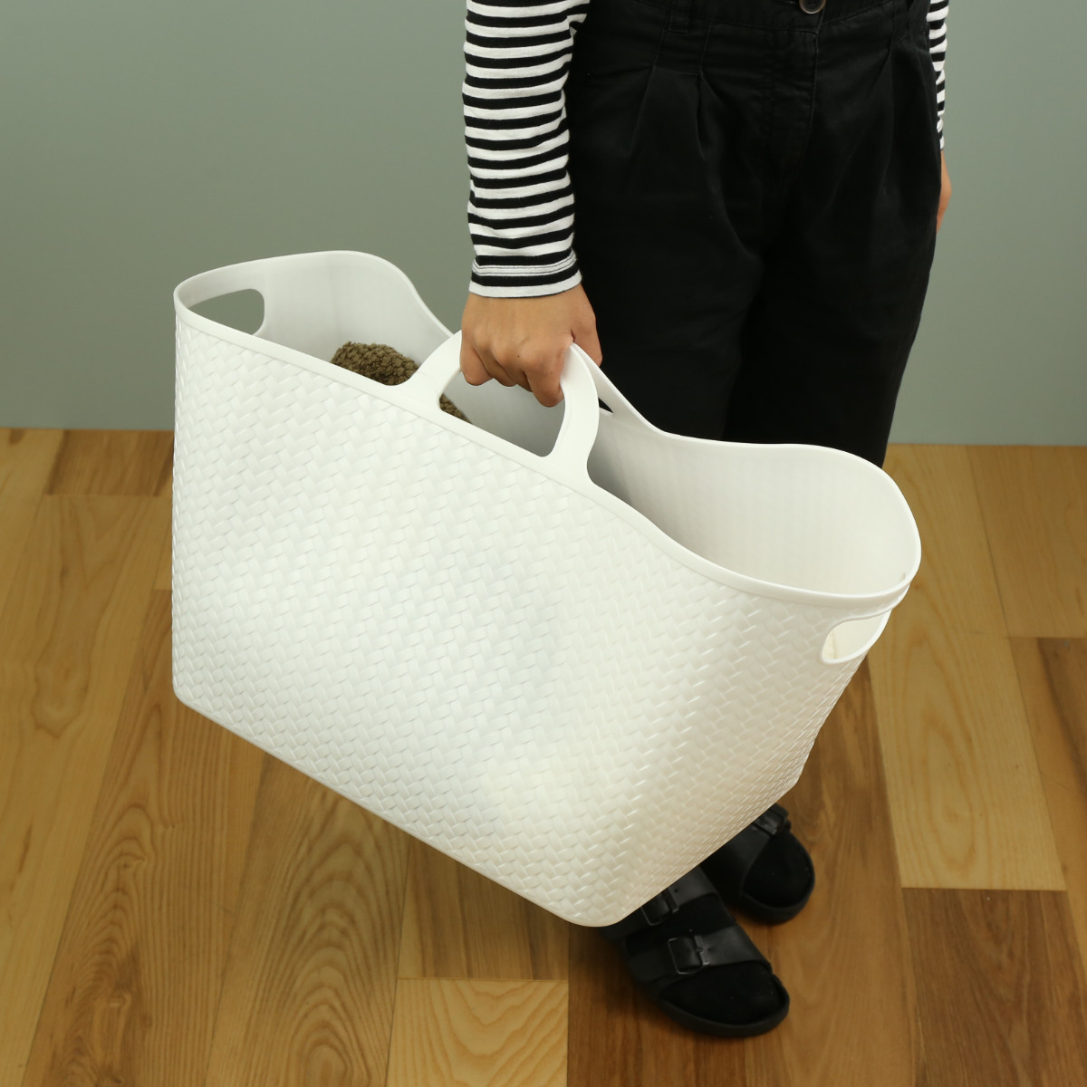 バスケット 持ち手付き 約 幅47.5×奥行32×高さ35.2cm アミーゴバケット 角型 ( 収納 ケース かご ボックス 洗える 角 ハンドル付き 持ち手 籠 おもちゃ入れ ランドリー リビング収納 幅48 48 32 36 Mサイズ 日本製 ) 【ホワイト】 ホワイト