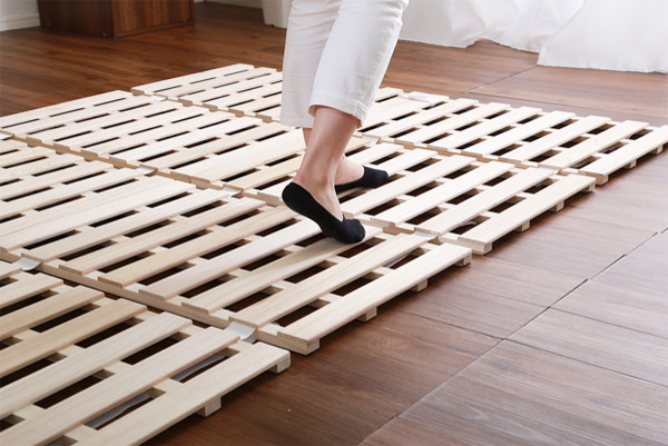 すのこベッド セミダブル 4つ折り式 桐 桐すのこ セミダブルサイズ スノコベッド ( すのこ スノコ マット 折りたたみ すのこマット すのこベット ベッド 折りたたみベッド 除湿 湿気 カビ ダニ 対策 折り畳み 布団干し )