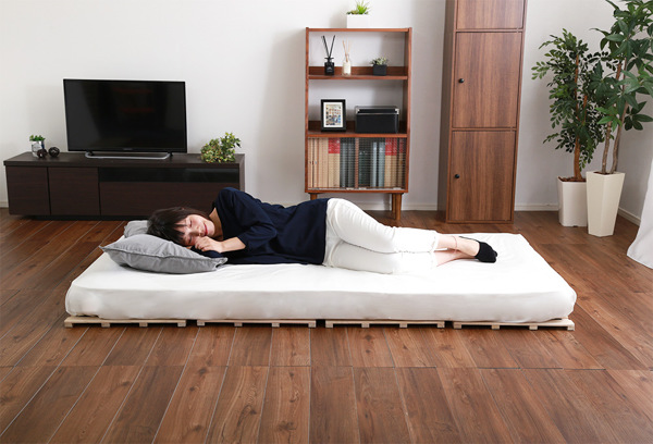 すのこベッド セミダブル 4つ折り式 桐 桐すのこ セミダブルサイズ スノコベッド ( すのこ スノコ マット 折りたたみ すのこマット すのこベット ベッド 折りたたみベッド 除湿 湿気 カビ ダニ 対策 折り畳み 布団干し )