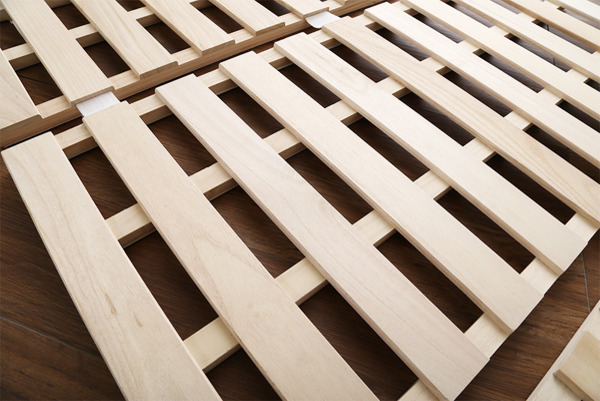 すのこベッド ダブル 4つ折り式 桐 桐すのこ ダブルサイズ スノコベッド ( すのこ スノコ マット 折りたたみ すのこマット すのこベット ベッド 折りたたみベッド ベット 除湿 湿気 カビ ダニ 対策 折り畳み 布団干し )