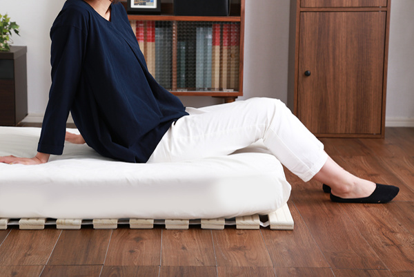 すのこベッド セミダブル ロール式 桐 桐すのこ セミダブルサイズ スノコベッド ( すのこ スノコ マット ロール すのこマット すのこベット ベッド 折りたたみベッド ベット 除湿 湿気 カビ ダニ 対策 折りたたみ )