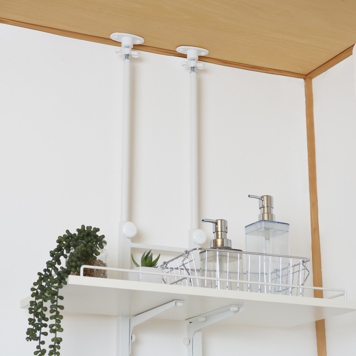 突っ張り ランドリーラック ホワイト 工具不要 棚板3枚 幅60cm 高さ200~260cm ( ラック 収納 壁面収納 すき間3段 棚 ランドリー 突っ張り棚 洗濯機上 洗濯機横スリム 洗面所 )