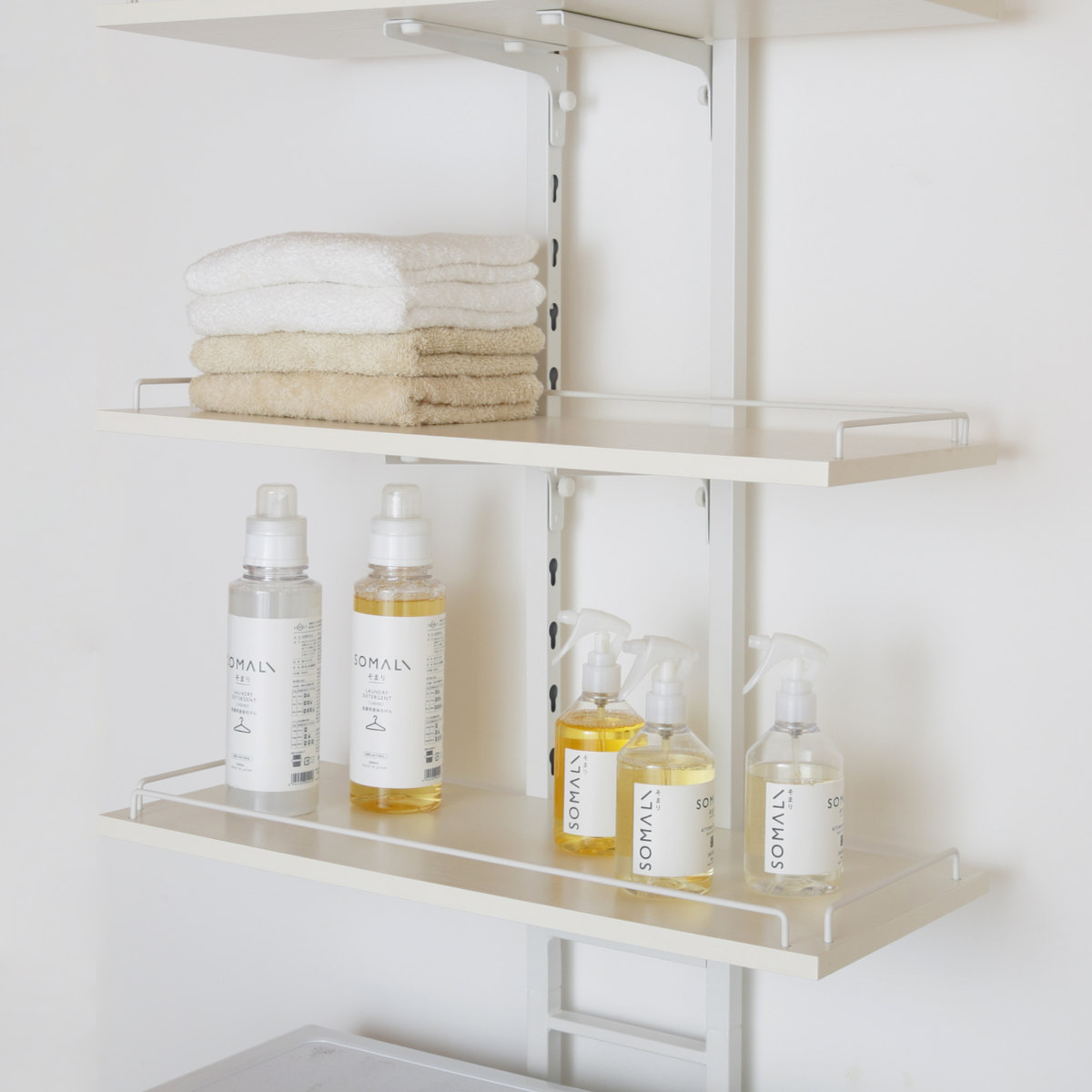 突っ張り ランドリーラック ホワイト 工具不要 棚板3枚 幅60cm 高さ200~260cm ( ラック 収納 壁面収納 すき間3段 棚 ランドリー 突っ張り棚 洗濯機上 洗濯機横スリム 洗面所 )