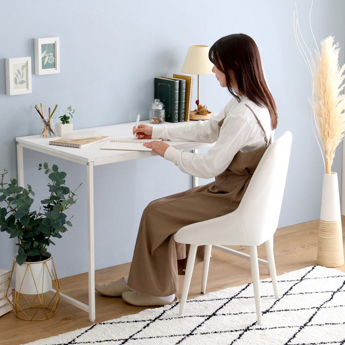 大人かわいいダイニングチェア Laird 座面高42.5cm ( 食卓椅子 チェア チェアー イス 椅子 いす ダイニング 肘なし アームレス リビングチェア 食卓 リビング おしゃれ リビングチェアー スウェード調 ふかふか 可愛い ダイヤ柄 ) 【ピンク】 ピンク