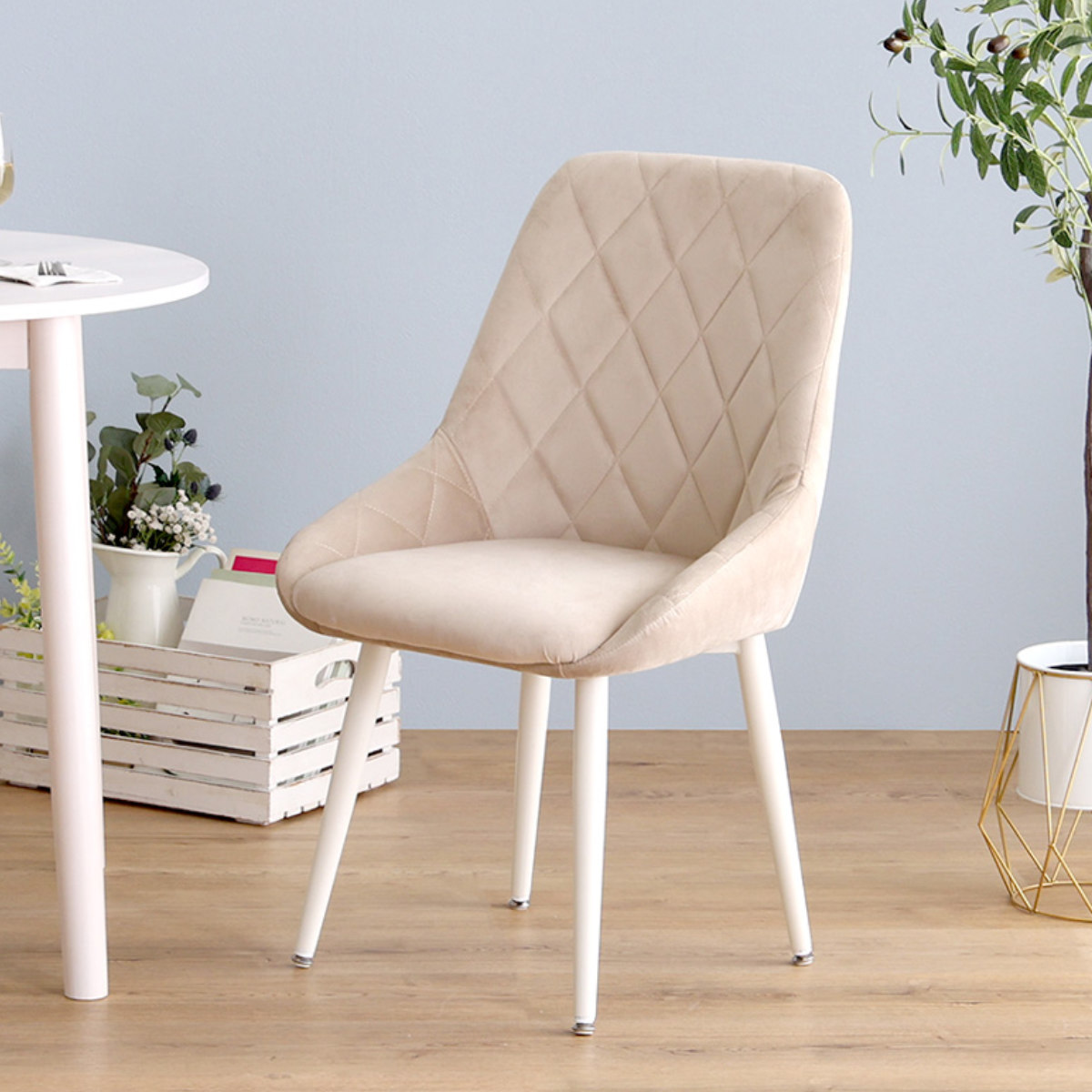 大人かわいいダイニングチェア Laird 座面高42.5cm ( 食卓椅子 チェア チェアー イス 椅子 いす ダイニング 肘なし アームレス リビングチェア 食卓 リビング おしゃれ リビングチェアー スウェード調 ふかふか 可愛い ダイヤ柄 ) 【ピンク】 ピンク