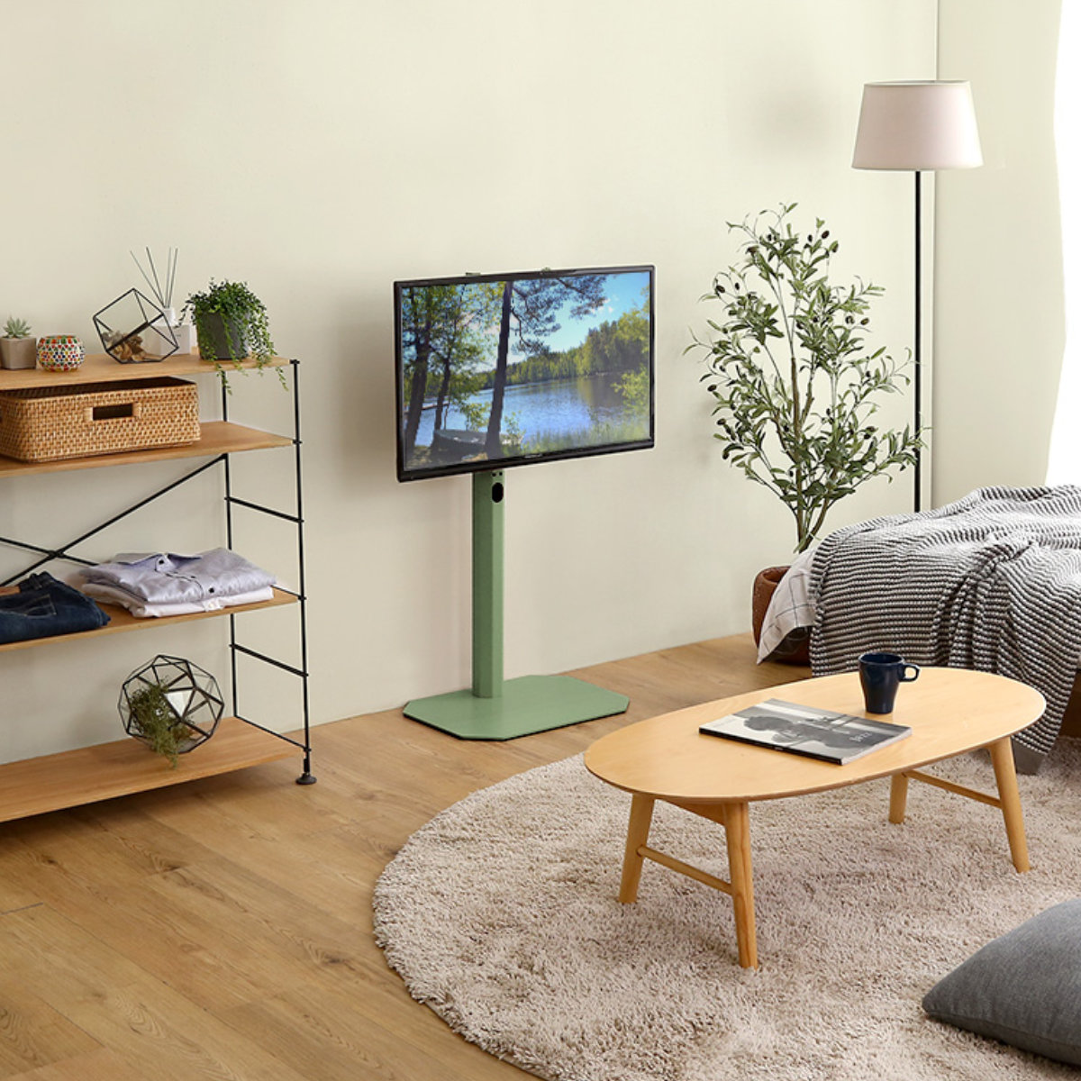 テレビスタンド Rosalie 32~65インチ対応 壁寄せ 首振り ロータイプ ( 耐震 テレビ台 スタンド コーナー型 スイング 高さ調整可能 壁面 壁掛け風 240度回転 コーナー ) 【ホワイト】 ホワイト