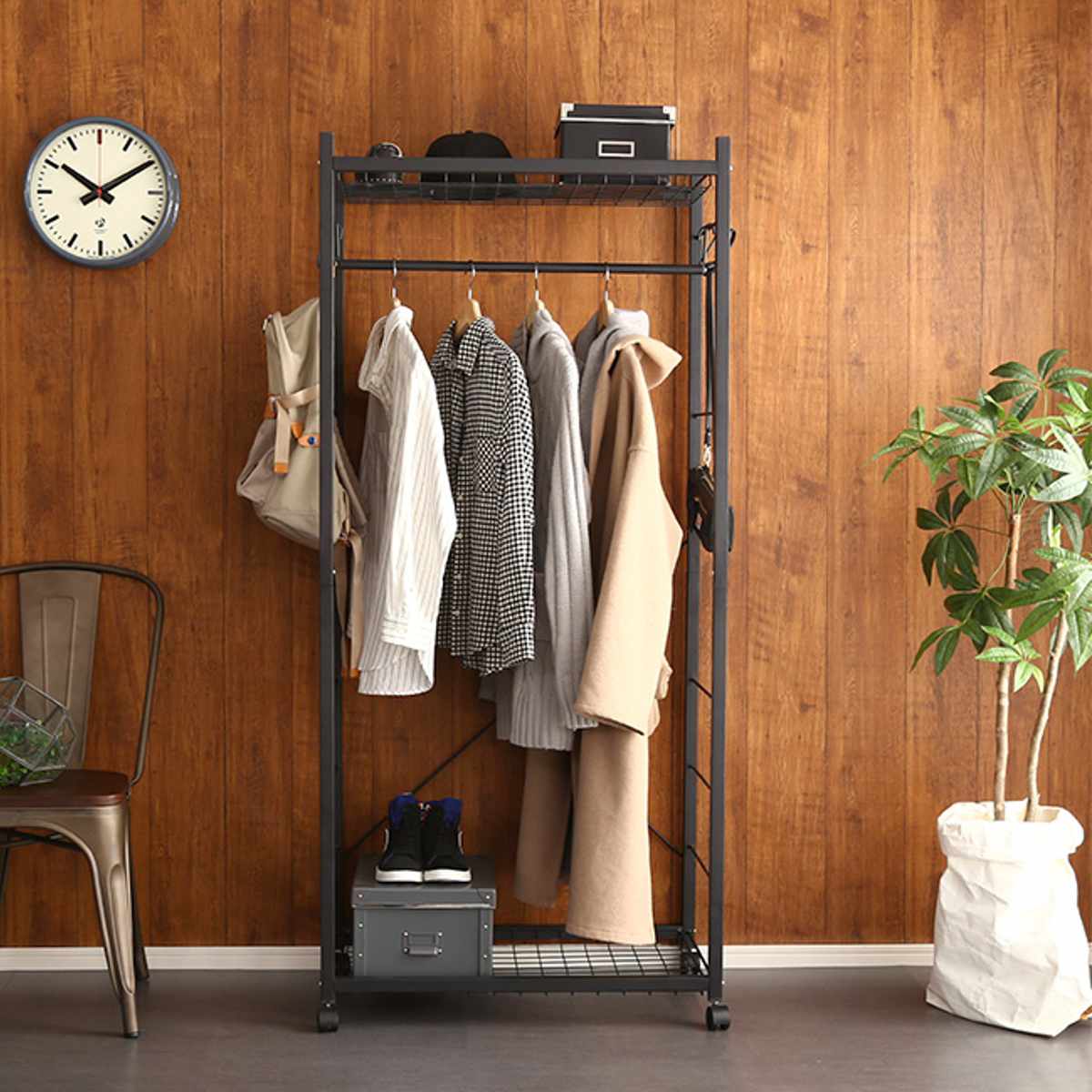 ハンガーラック Lacatas 幅75cm キャスター付き 可動棚 ( 高さ調節可能 棚付き スチールフレーム コートハンガー コート掛け 衣類収納 玄関収納 小物収納 帽子 靴 バッグ シンプル ブラック )