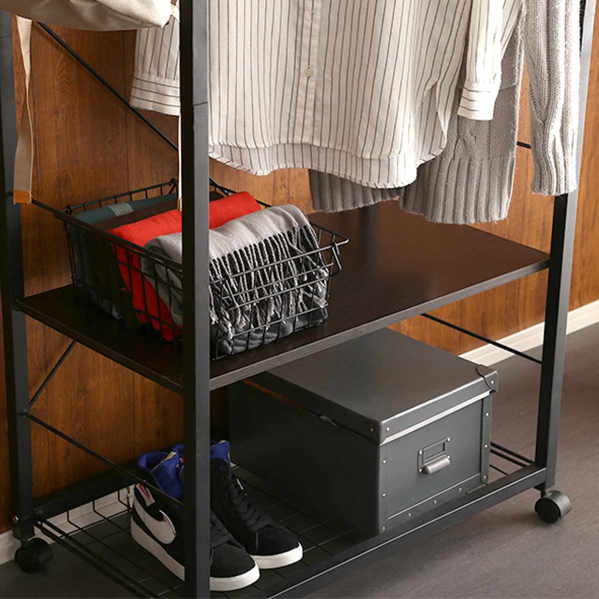 ハンガーラック Lacatas 幅75cm キャスター付き 可動棚 ( 高さ調節可能 棚付き スチールフレーム コートハンガー コート掛け 衣類収納 玄関収納 小物収納 帽子 靴 バッグ シンプル ブラック )