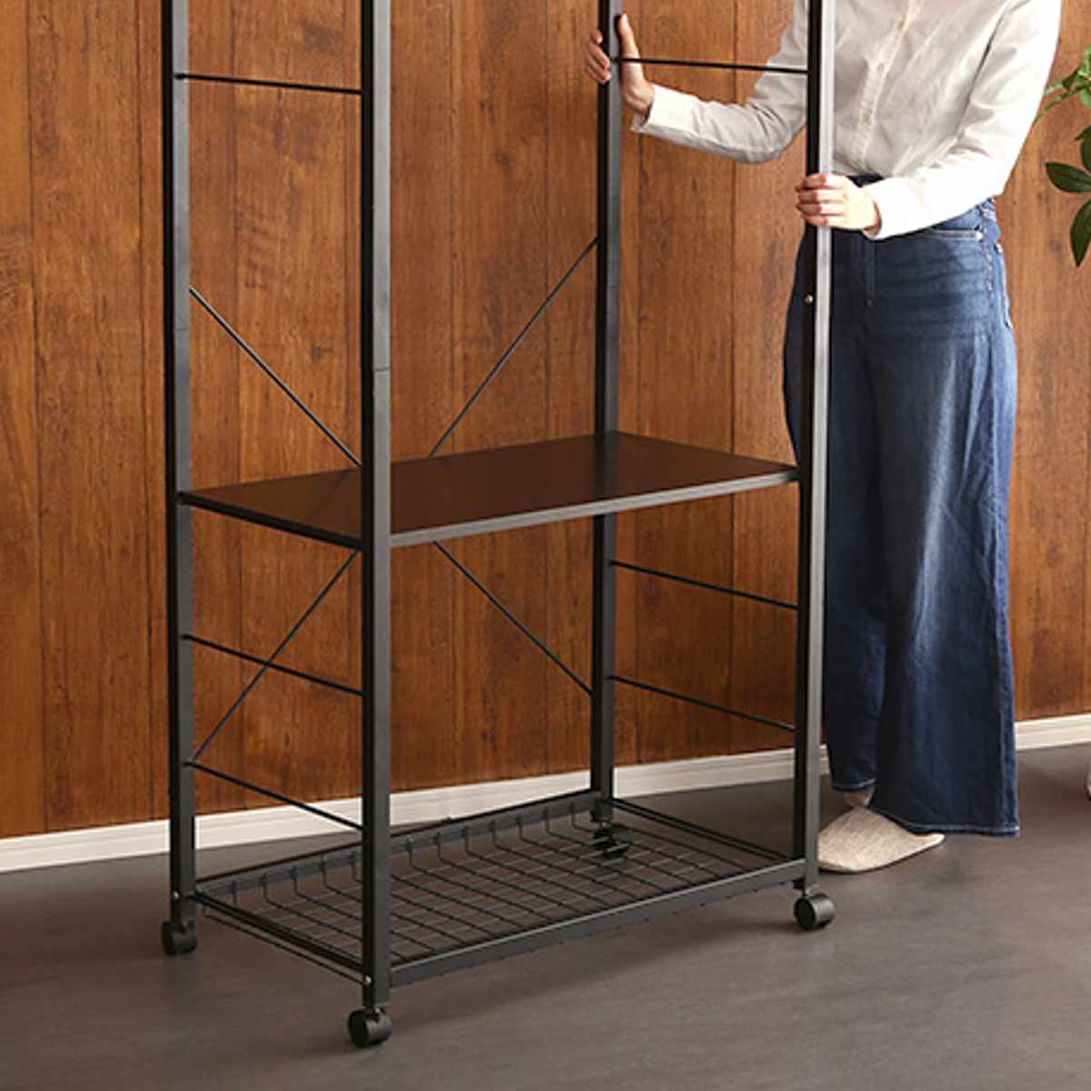 ハンガーラック Lacatas 幅75cm キャスター付き 可動棚 ( 高さ調節可能 棚付き スチールフレーム コートハンガー コート掛け 衣類収納 玄関収納 小物収納 帽子 靴 バッグ シンプル ブラック )