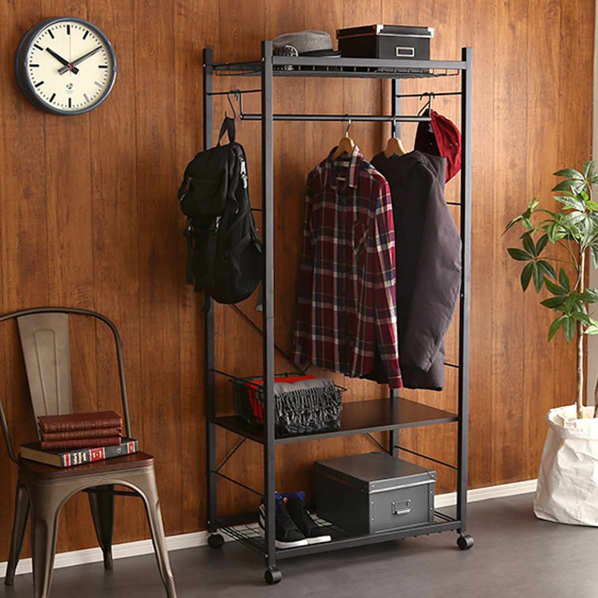 ハンガーラック Lacatas 幅75cm キャスター付き 可動棚 ( 高さ調節可能 棚付き スチールフレーム コートハンガー コート掛け 衣類収納 玄関収納 小物収納 帽子 靴 バッグ シンプル ブラック )