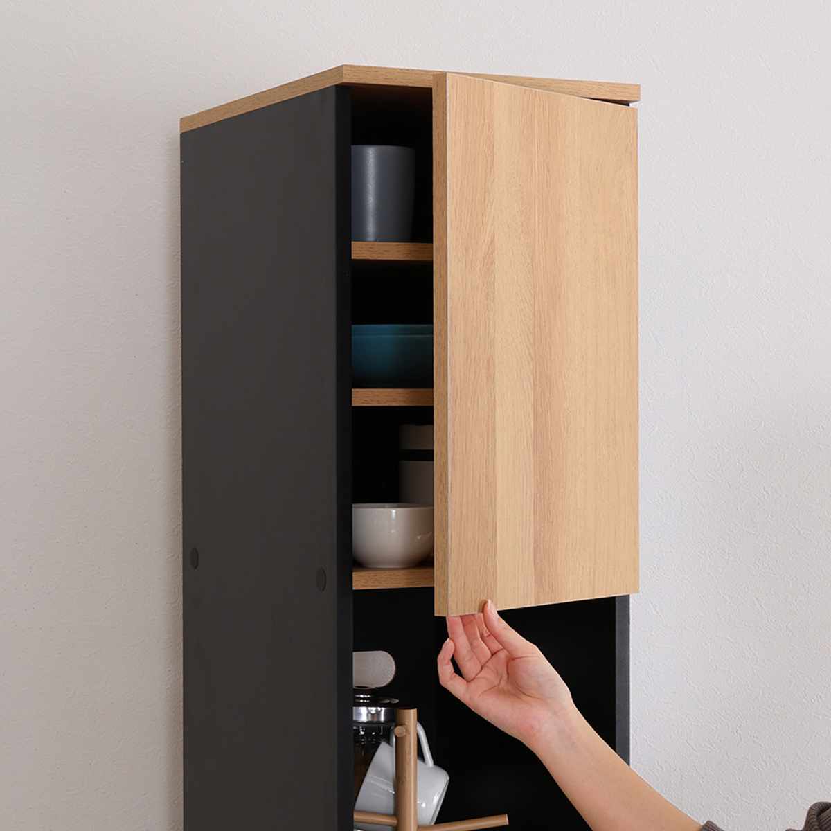 ゴミ箱上ラック 幅29.5cm 木目調 スリム 2口コンセント付き 可動棚 ( ゴミ箱 30L対応 炊飯器 電気ケトル 食器棚 コード穴付き 食器 家電 省スペース 隙間収納 ) 【ホワイトオーク】 ホワイトオーク