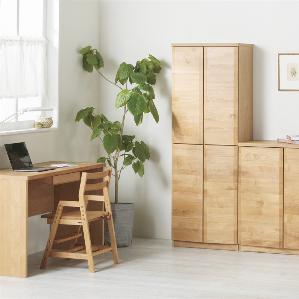 学習椅子 勉強椅子 板座タイプ リビングダイニング学習 ペルケ ( デスクチェア 学習チェア ダイニングチェア 高さ調節 子供 椅子 足置き 木製 天然木 アルダー材 イス いす チェア 子ども 日本製 収納スペース ) 【ウォールナット】 ウォールナット