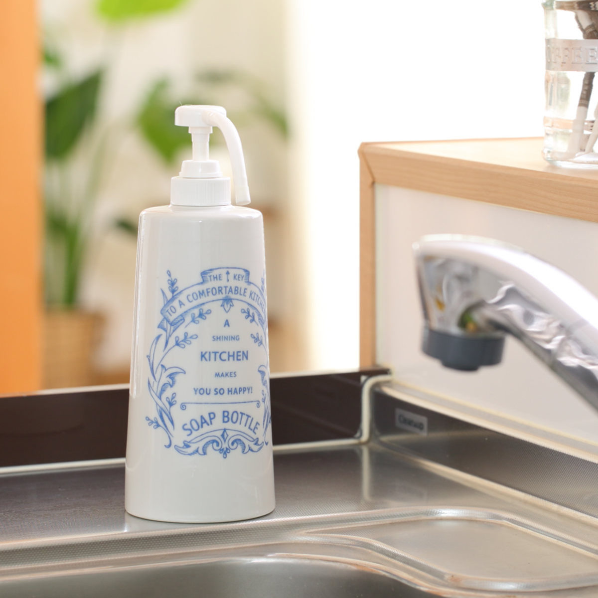 石鹸ボトル 600ml アンティケール キッチン ソープボトル 陶器 ( ディスペンサー ボトル 洗剤 ソープ 詰替えボトル 詰め替え用 600 日本製 陶器製 ハンドソープ アルコール ロングノズル プッシュ 容器 リキッド ポンプ 大容量 ) 【ベリー】 ベリー