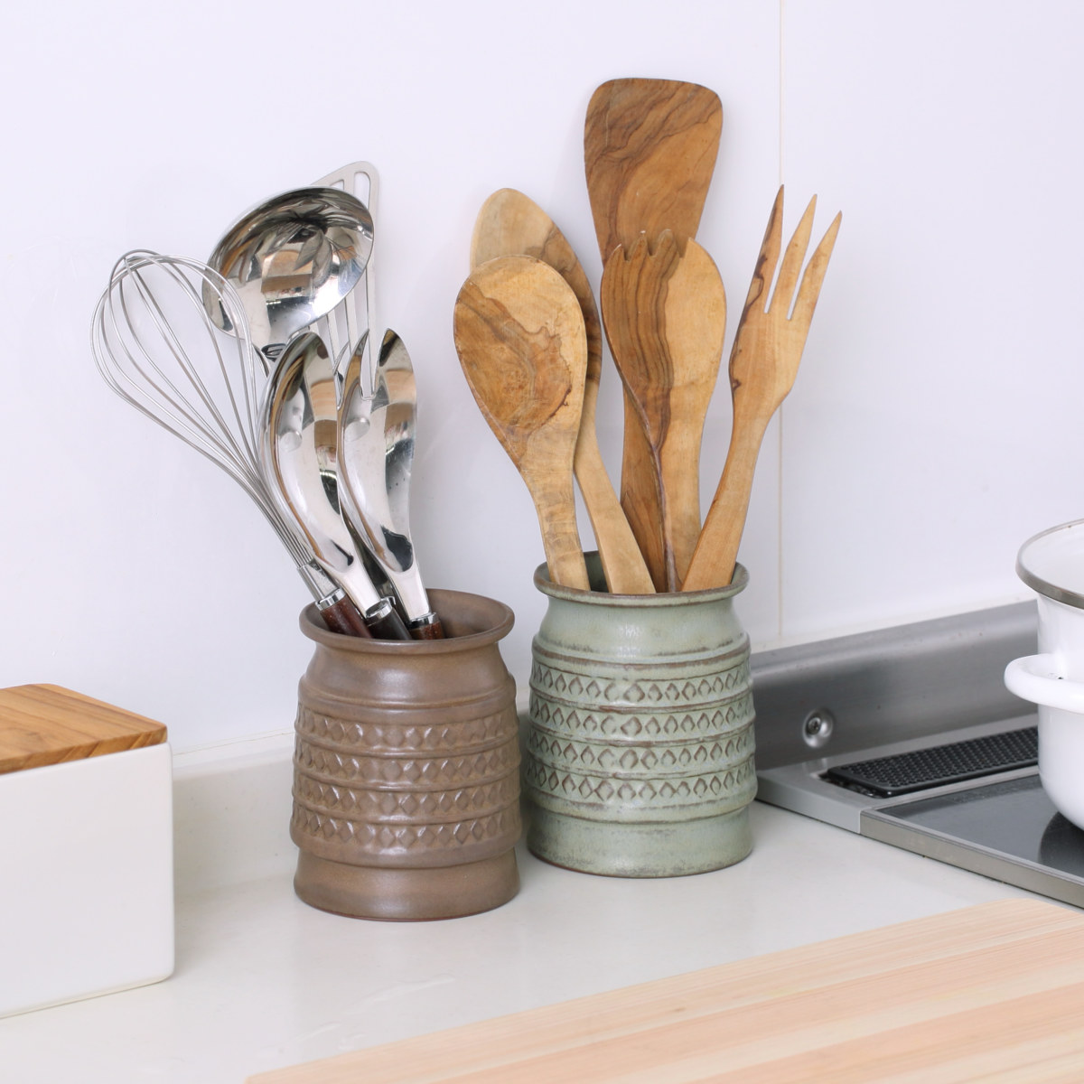 カトラリースタンド スカンジナビア ツールスタンド 磁器 日本製 ( カトラリー スタンド せっ器 北欧 キッチンツール収納 調理道具 キッチンツール 収納 調理道具立て 食洗機対応 花瓶 フラワーベース マット おしゃれ かわいい ) 【マットブロンズ】 マットブロンズ