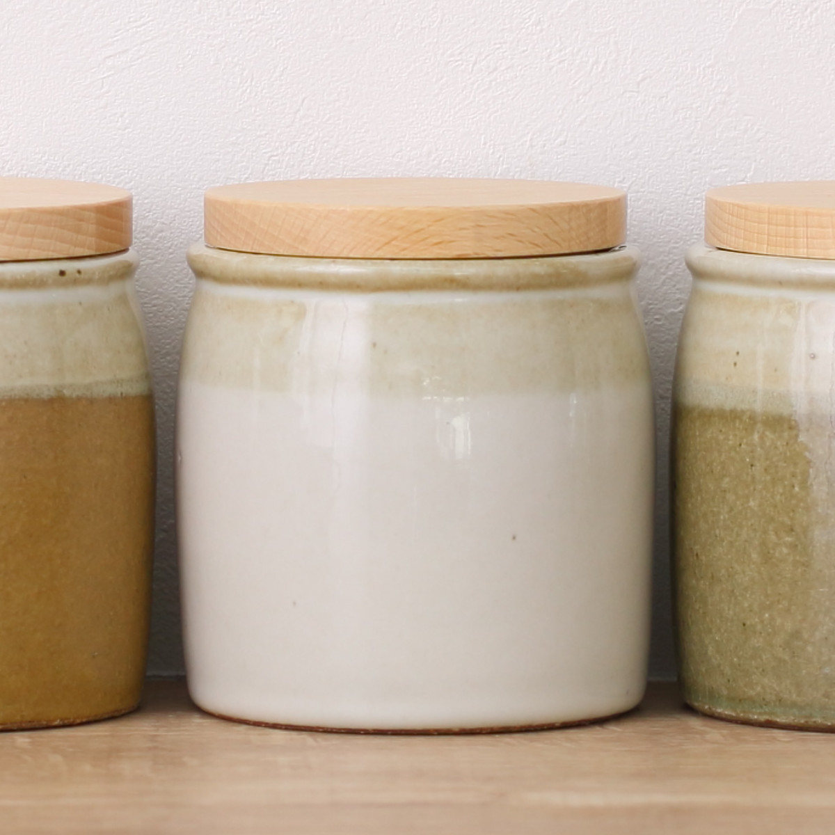 保存容器 300ml ミョルク キャニスター ( 調味料容器 調味料入れ ストッカー 密閉 せっ器 北欧 木蓋付き 丸型 砂糖 塩 コーヒー 紅茶 天然木 おしゃれ シンプル 上品 北欧風 バイカラー パッキン ) 【ナチュラル】 ナチュラル