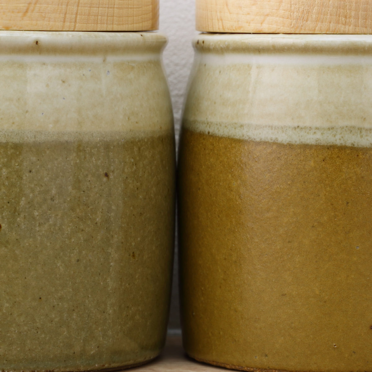 保存容器 300ml ミョルク キャニスター ( 調味料容器 調味料入れ ストッカー 密閉 せっ器 北欧 木蓋付き 丸型 砂糖 塩 コーヒー 紅茶 天然木 おしゃれ シンプル 上品 北欧風 バイカラー パッキン ) 【ナチュラル】 ナチュラル