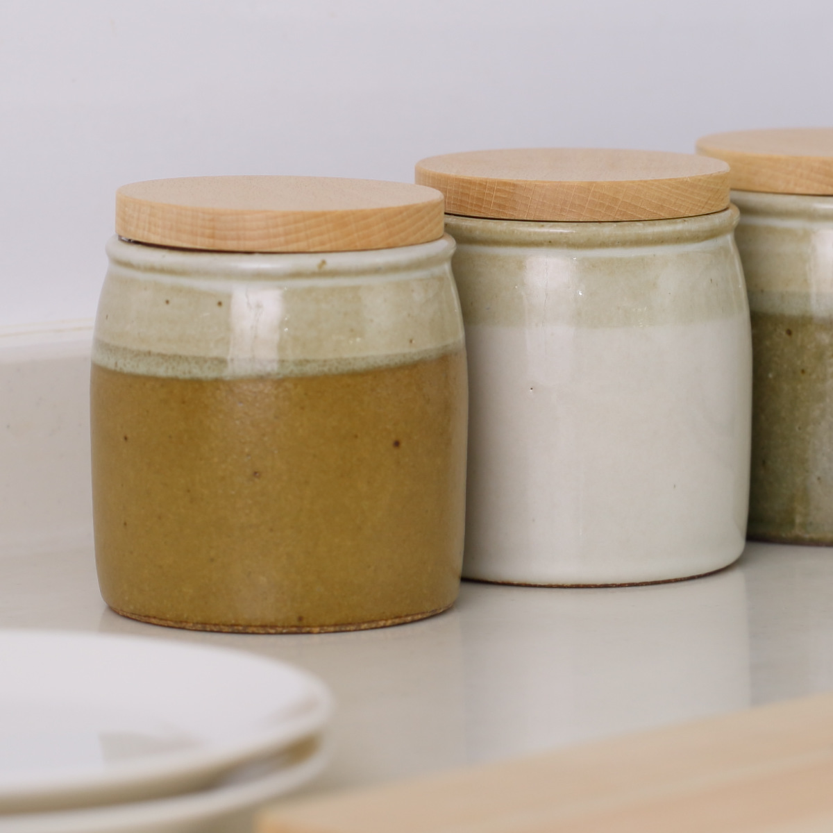 保存容器 300ml ミョルク キャニスター ( 調味料容器 調味料入れ ストッカー 密閉 せっ器 北欧 木蓋付き 丸型 砂糖 塩 コーヒー 紅茶 天然木 おしゃれ シンプル 上品 北欧風 バイカラー パッキン ) 【ナチュラル】 ナチュラル