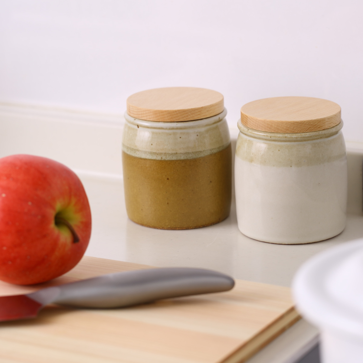 保存容器 300ml ミョルク キャニスター ( 調味料容器 調味料入れ ストッカー 密閉 せっ器 北欧 木蓋付き 丸型 砂糖 塩 コーヒー 紅茶 天然木 おしゃれ シンプル 上品 北欧風 バイカラー パッキン ) 【ナチュラル】 ナチュラル