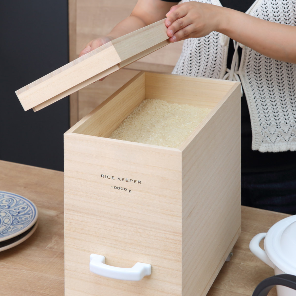 ライスストッカー 技物専科 米びつ 10kg用 キャスター付き 桐製 日本製 ( 米櫃 こめびつ ライスボックス キャスター 保存容器 おすすめ 10kg 10キロ 桐 和風 桐製米びつ お米 収納 保存 ストッカー キッチン スリム すき間 隙間 )