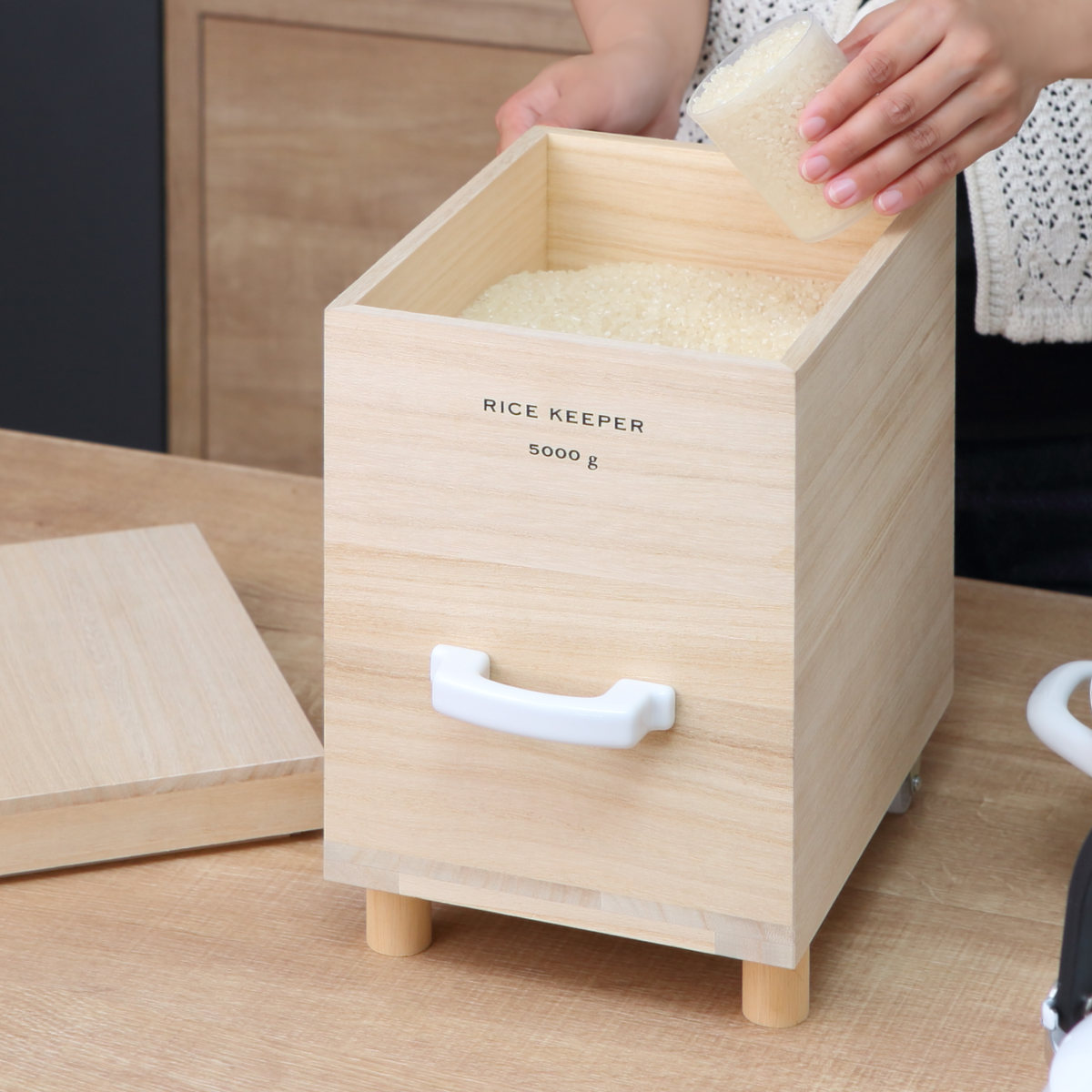 ライスストッカー 技物専科 米びつ 5kg用 キャスター付き 桐製 日本製 ( 米櫃 こめびつ ライスボックス キャスター 保存容器 おすすめ 5kg 5キロ 桐 和風 桐製米びつ お米 収納 保存 ストッカー キッチン スリム すき間 隙間 )