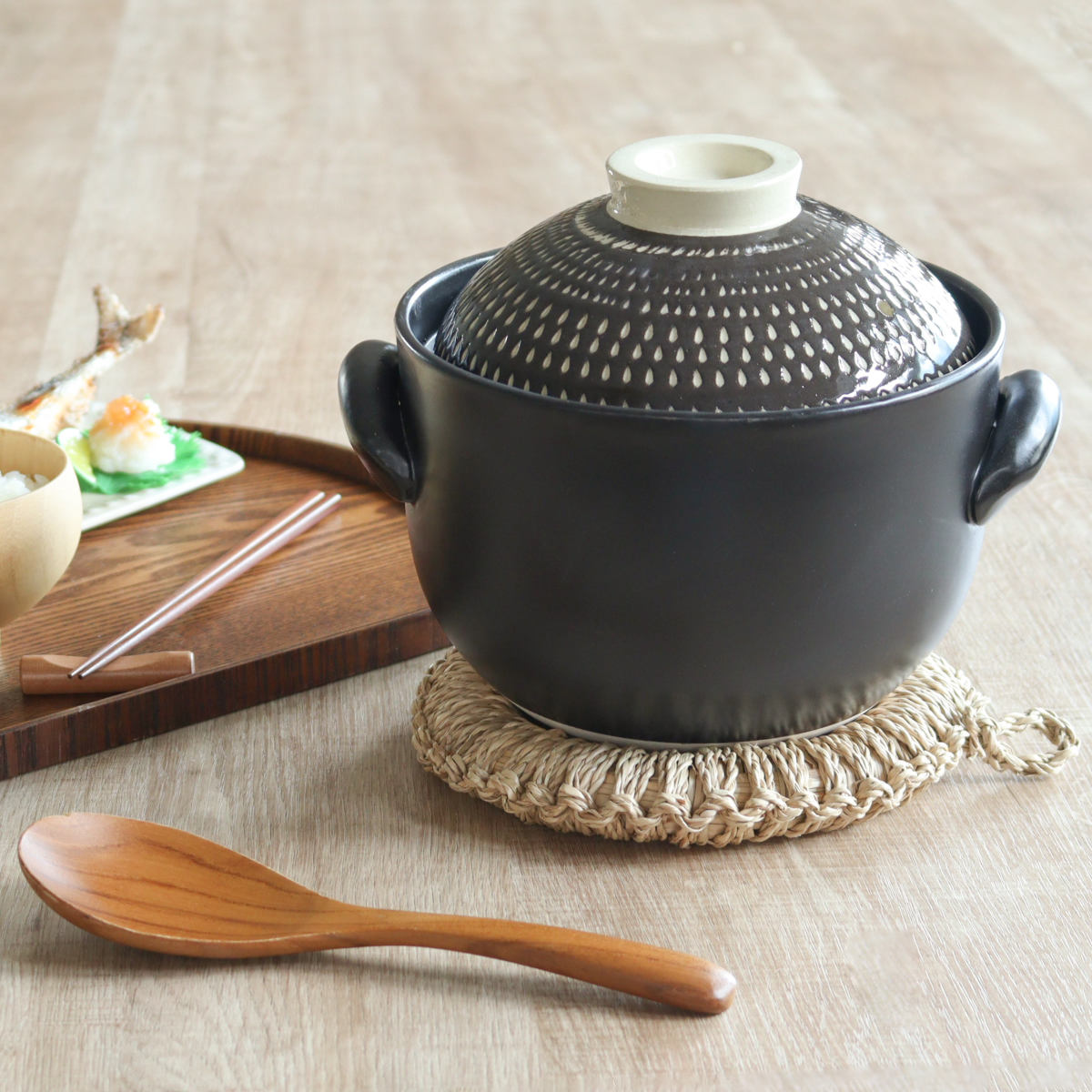 炊飯土鍋 3合炊 直火専用 OKATTE 飛び鉋ごはん土鍋 日本製 ( ごはん鍋 ご飯土鍋 陶器製 どなべ おすすめ 電子レンジ対応 オーブン対応 3合 2合炊き 1合炊き ガス火対応 直火対応 ご飯鍋 土鍋 炊飯鍋 炊飯用土鍋 三合炊き ) 【ブラック】 ブラック