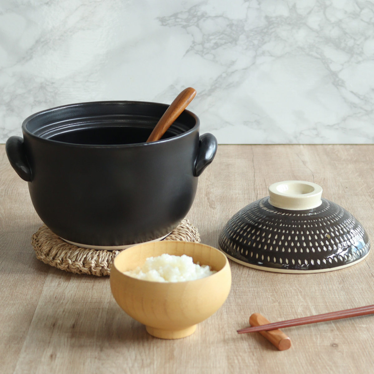 炊飯土鍋 3合炊 直火専用 OKATTE 飛び鉋ごはん土鍋 日本製 ( ごはん鍋 ご飯土鍋 陶器製 どなべ おすすめ 電子レンジ対応 オーブン対応 3合 2合炊き 1合炊き ガス火対応 直火対応 ご飯鍋 土鍋 炊飯鍋 炊飯用土鍋 三合炊き ) 【ブラック】 ブラック