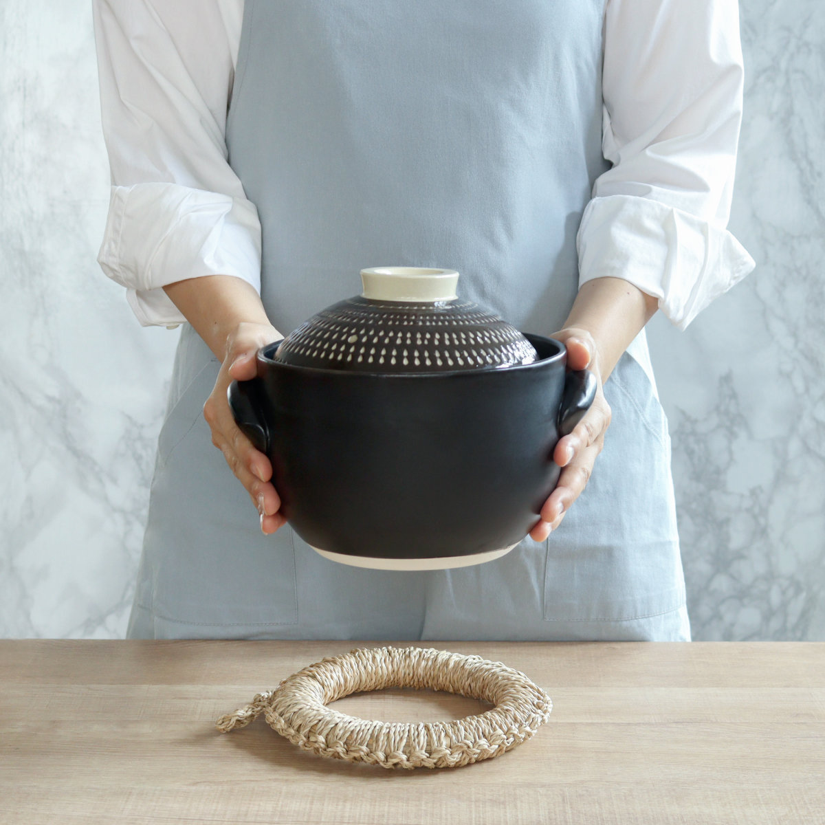 炊飯土鍋 3合炊 直火専用 OKATTE 飛び鉋ごはん土鍋 日本製 ( ごはん鍋 ご飯土鍋 陶器製 どなべ おすすめ 電子レンジ対応 オーブン対応 3合 2合炊き 1合炊き ガス火対応 直火対応 ご飯鍋 土鍋 炊飯鍋 炊飯用土鍋 三合炊き ) 【ブラック】 ブラック