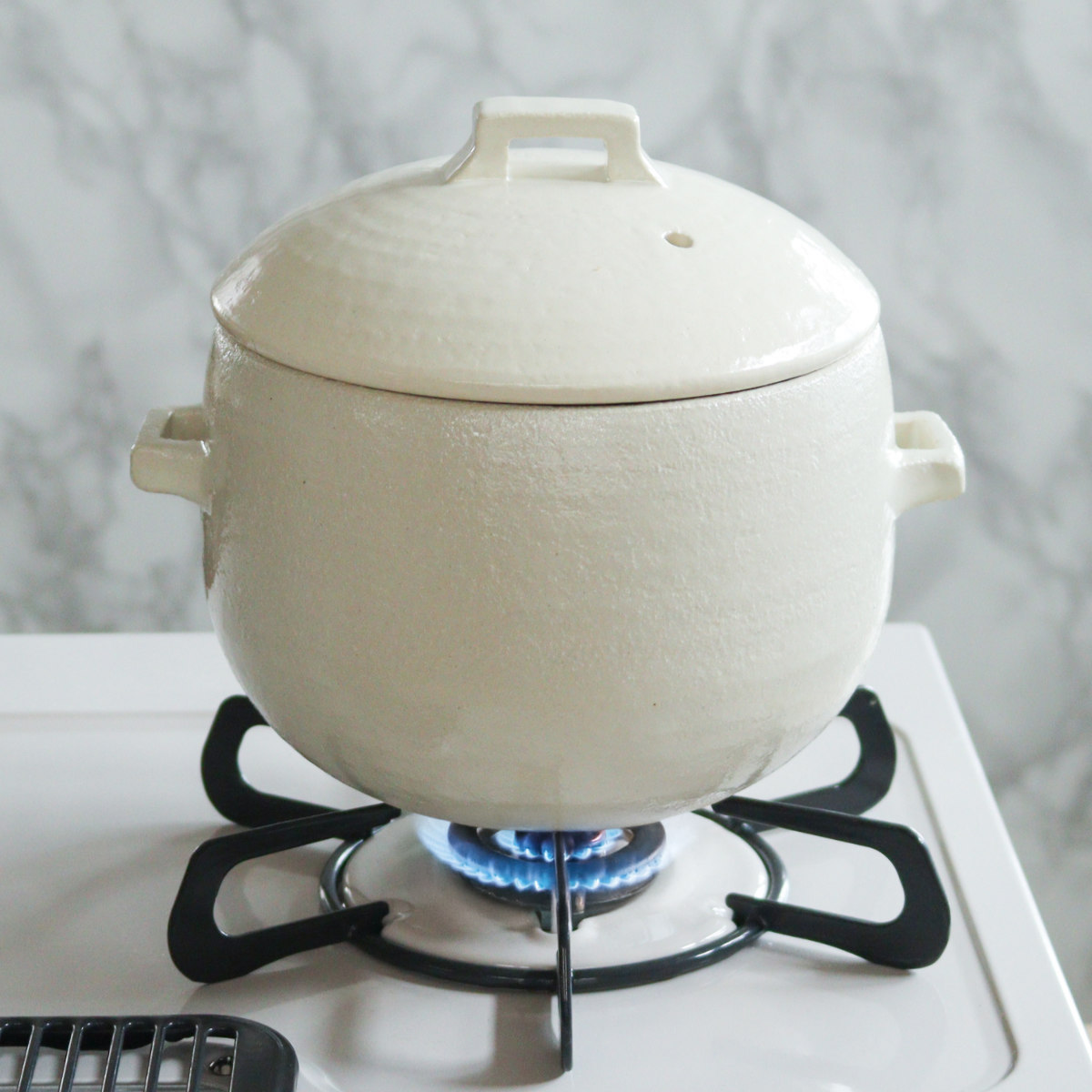 炊飯土鍋 2合炊 直火専用 中蓋付き OKATTE ごはん土鍋 日本製 ( ごはん鍋 ご飯土鍋 陶器製 どなべ おすすめ 電子レンジ対応 オーブン対応 2合 1合炊き ガス火対応 直火対応 ご飯鍋 土鍋 炊飯鍋 炊飯用土鍋 二合炊き 二重蓋 ) 【ホワイト】 ホワイト