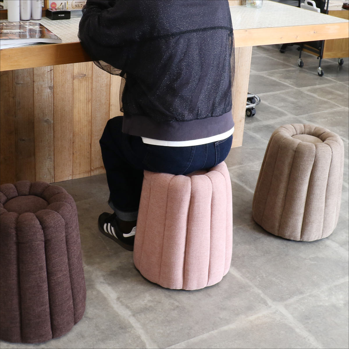 スツール カヌレ 座面高40.5cm ( 椅子 オットマン コンパクト ローチェア チェア イス かわいい スイーツ お菓子 くすみカラー インテリア ) 【ピンク】 ピンク